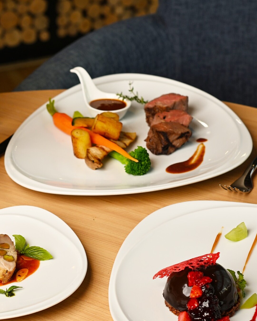 เมนู Char-Grilled Black Angus Ribeye