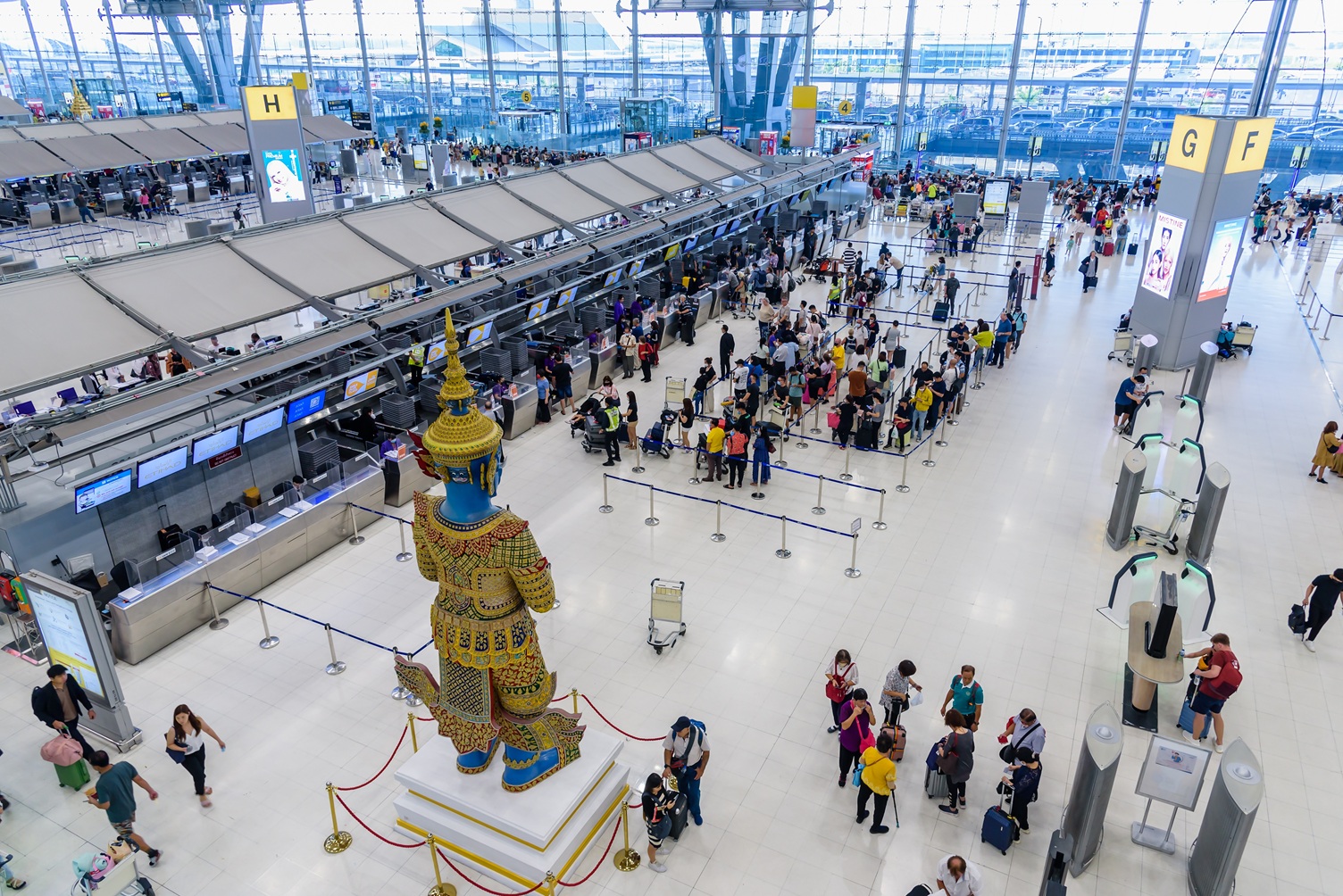 ท่าอากาศยานสุวรรณภูมิ จุดเชื่อมต่อการเดินทางสู่ประเทศไทย