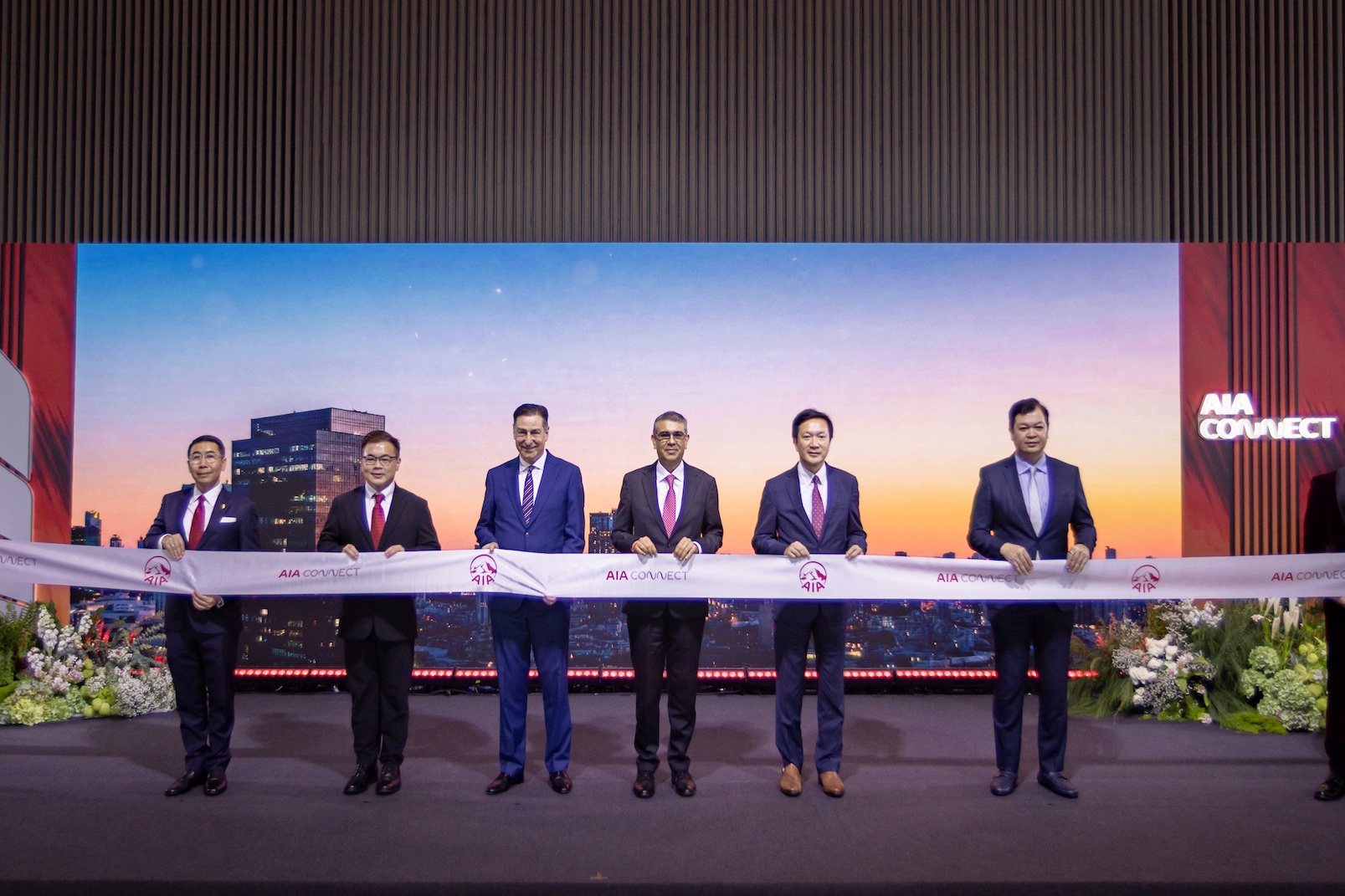 ภาพเปิดตัวอาคาร AIA Connect