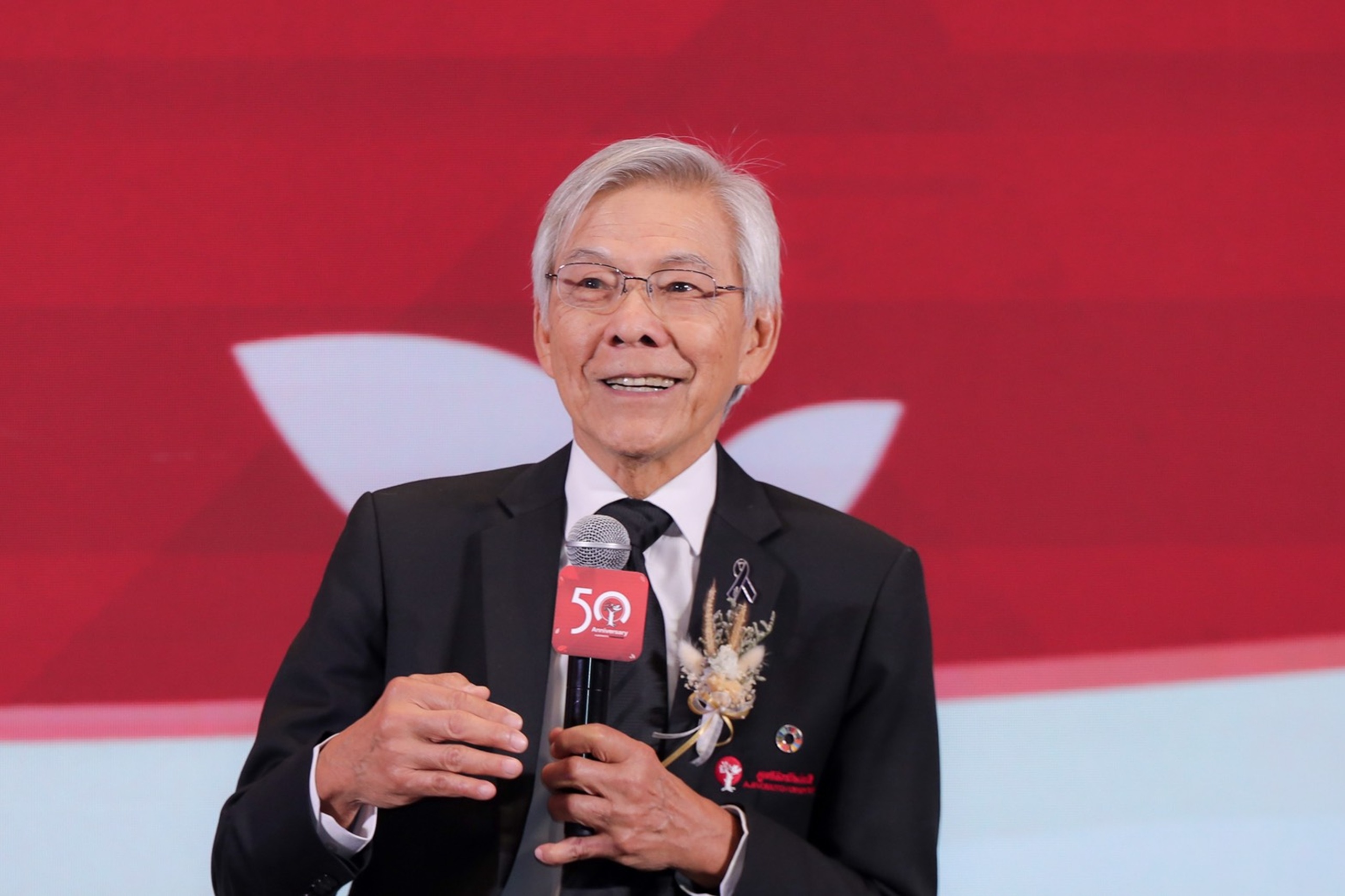 ดร. ศักรินทร์ ภูมิรัตน ประธานกรรมการ มูลนิธิอายิโนะโมะโต๊ะ