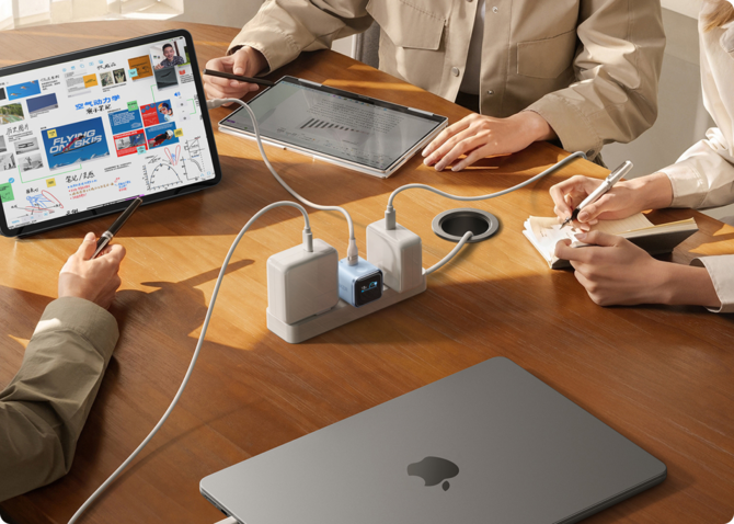 Anker Smart Display Charger 45W