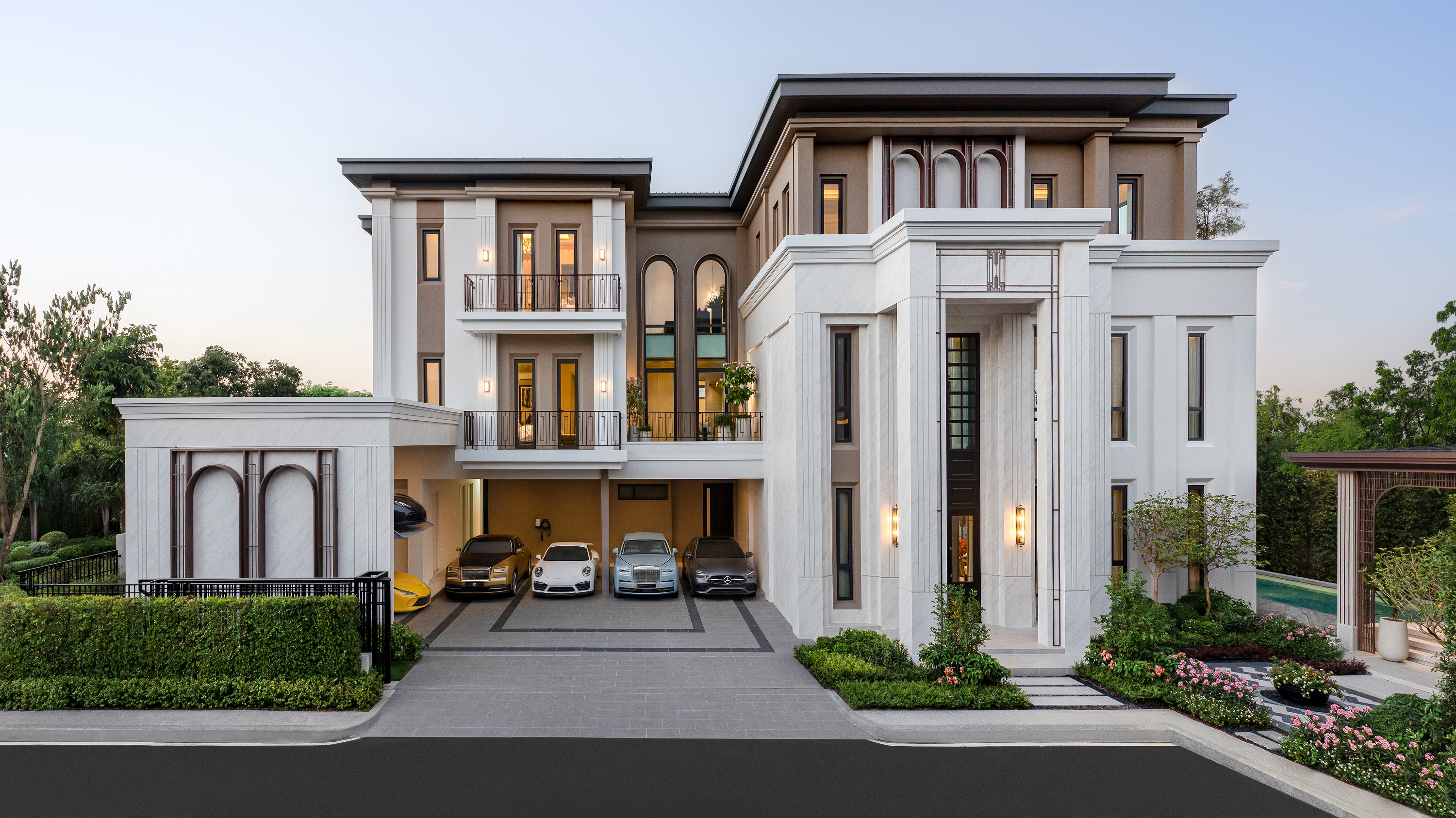 CINQ ROYAL The Eighteen Bangna KM.7 โครงการ Private Pool Residences