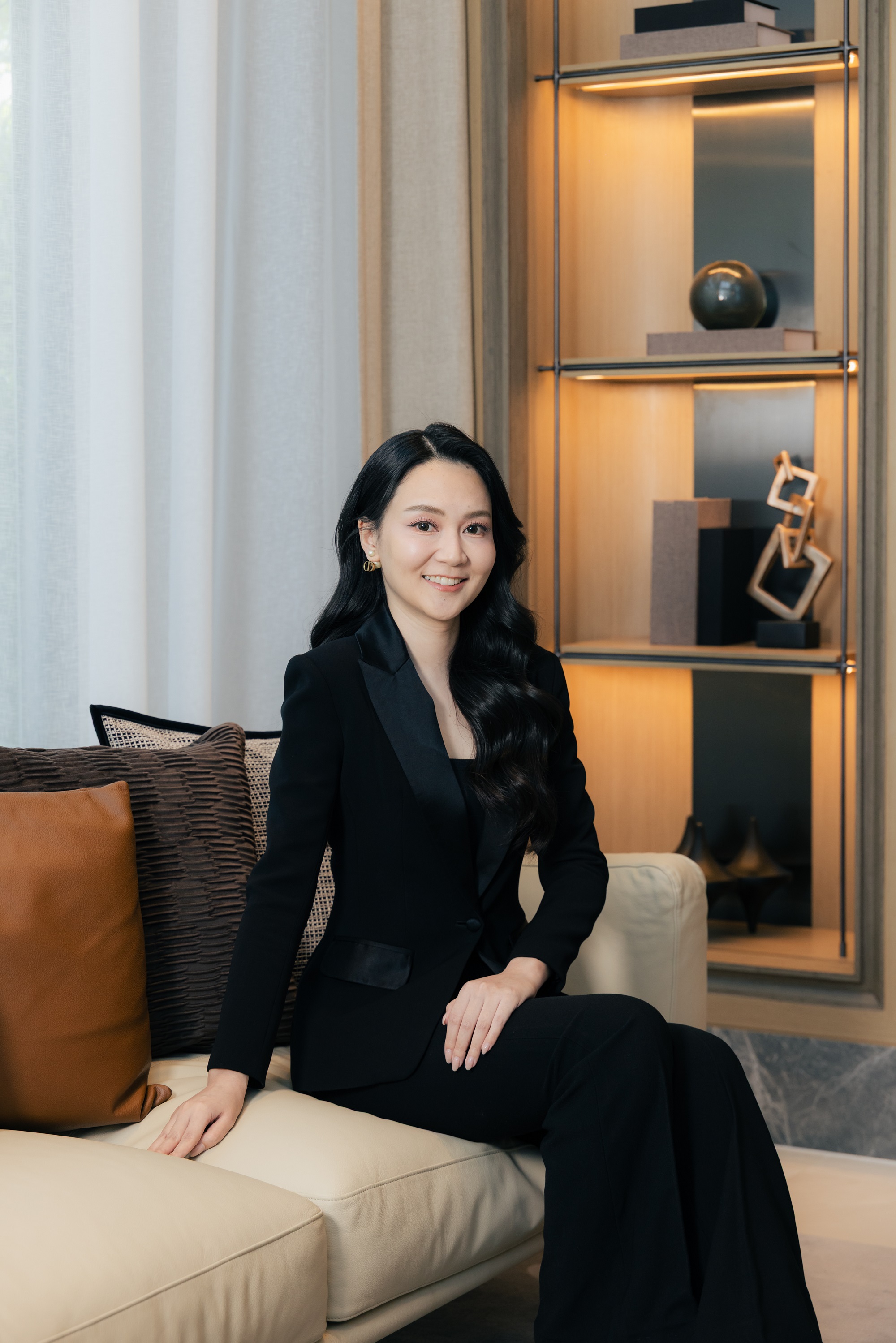 นางสาวณิชาอรณ์ ตรีทิพย์รัตน์ ประธานเจ้าหน้าที่บริหารฝ่ายบัญชีและการเงิน A5