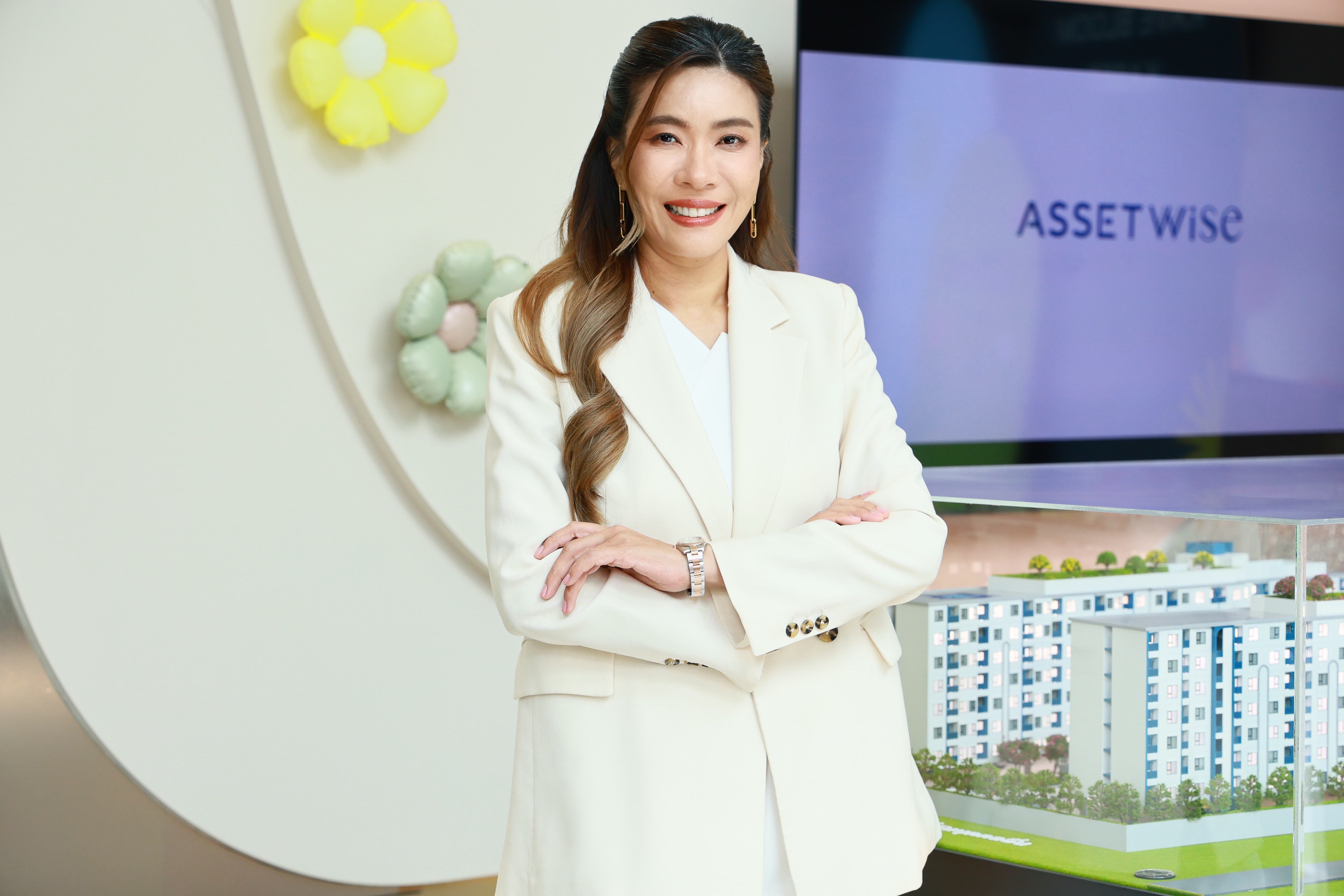 นางสาวพชร ประพันธ์วัฒนะ กรรมการผู้จัดการอาวุโส กลุ่มธุรกิจอสังหาริมทรัพย์คอนโดมิเนียม บริษัท แอสเซทไวส์ จำกัด (มหาชน)