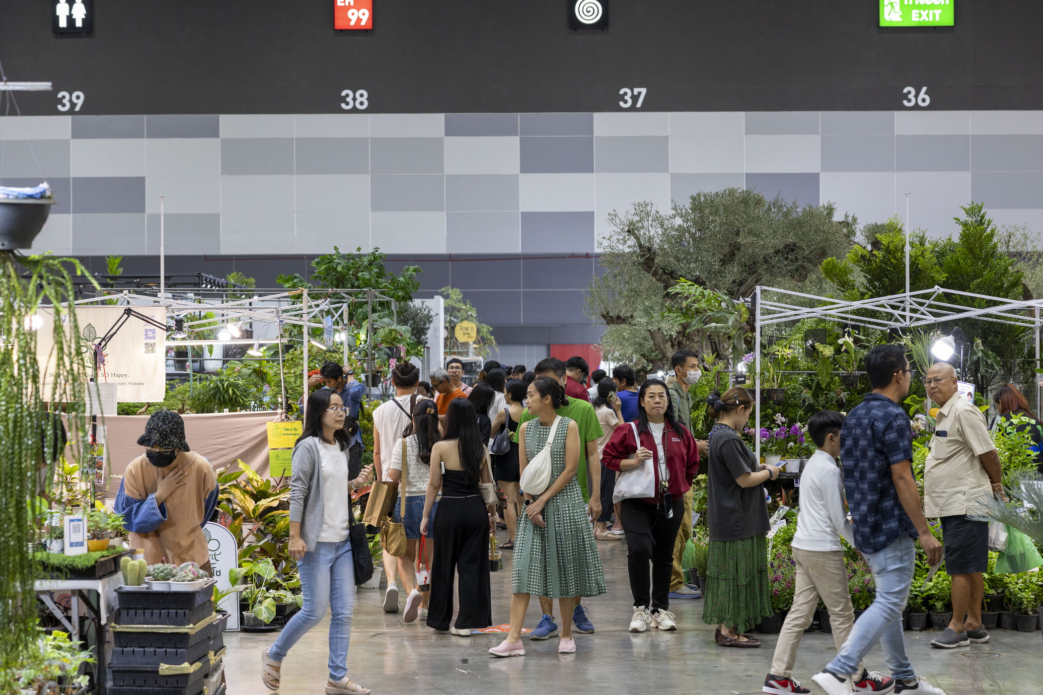 บรรยากาศภายในงานบ้านและสวนแฟร์ Midyear 2026