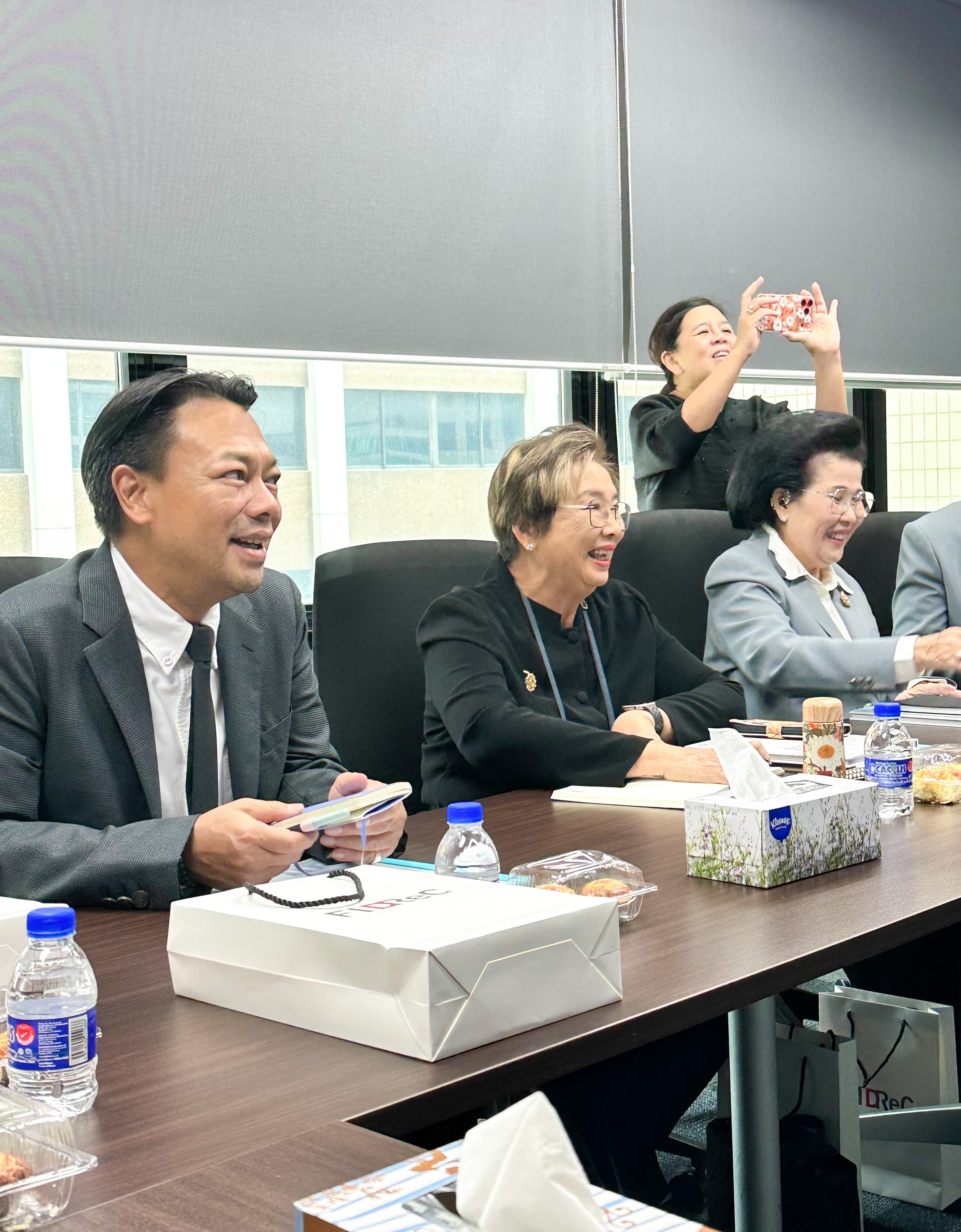 คณะผู้บริหาร BAM ศึกษาดูงาน Maxwell Chambers ประเทศสิงคโปร์