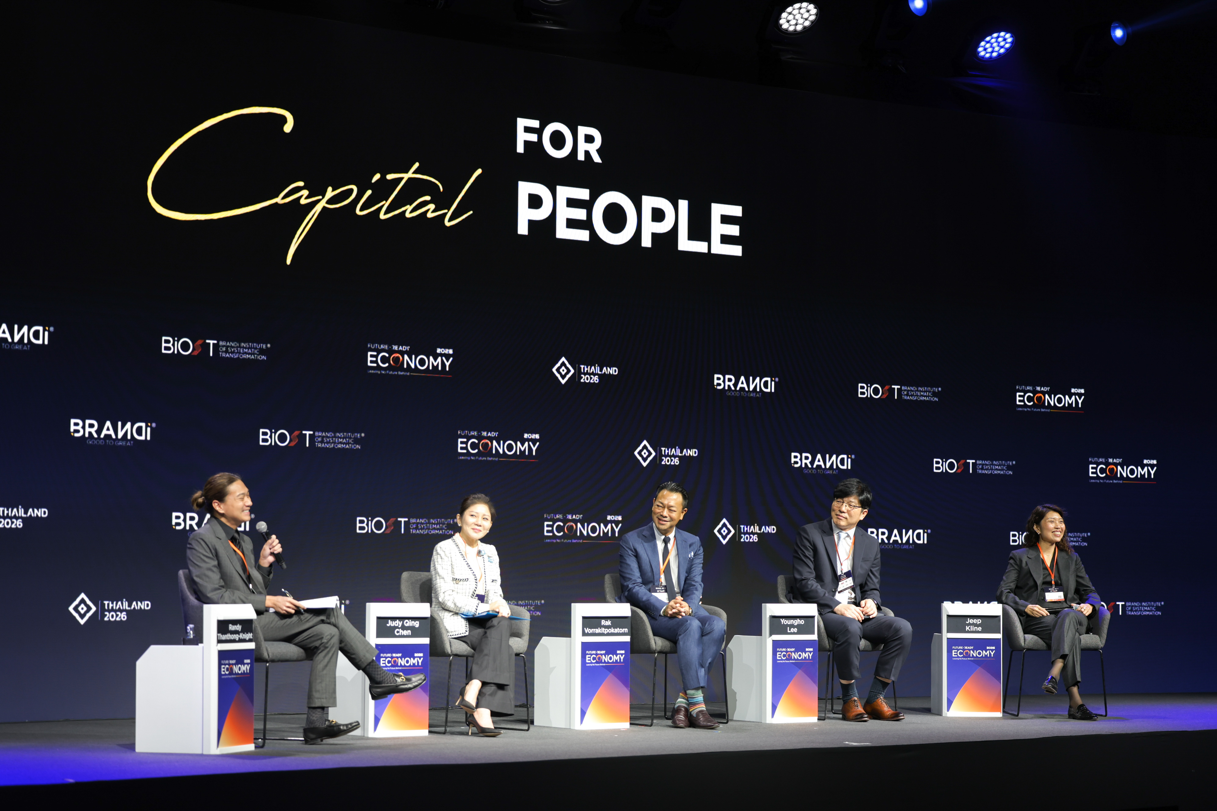 ดร.รักษ์ วรกิจโภคาทร ประธานเจ้าหน้าที่บริหาร BAM ร่วมแสดงวิสัยทัศน์บนเวที FUTURE-READY ECONOMY 2026