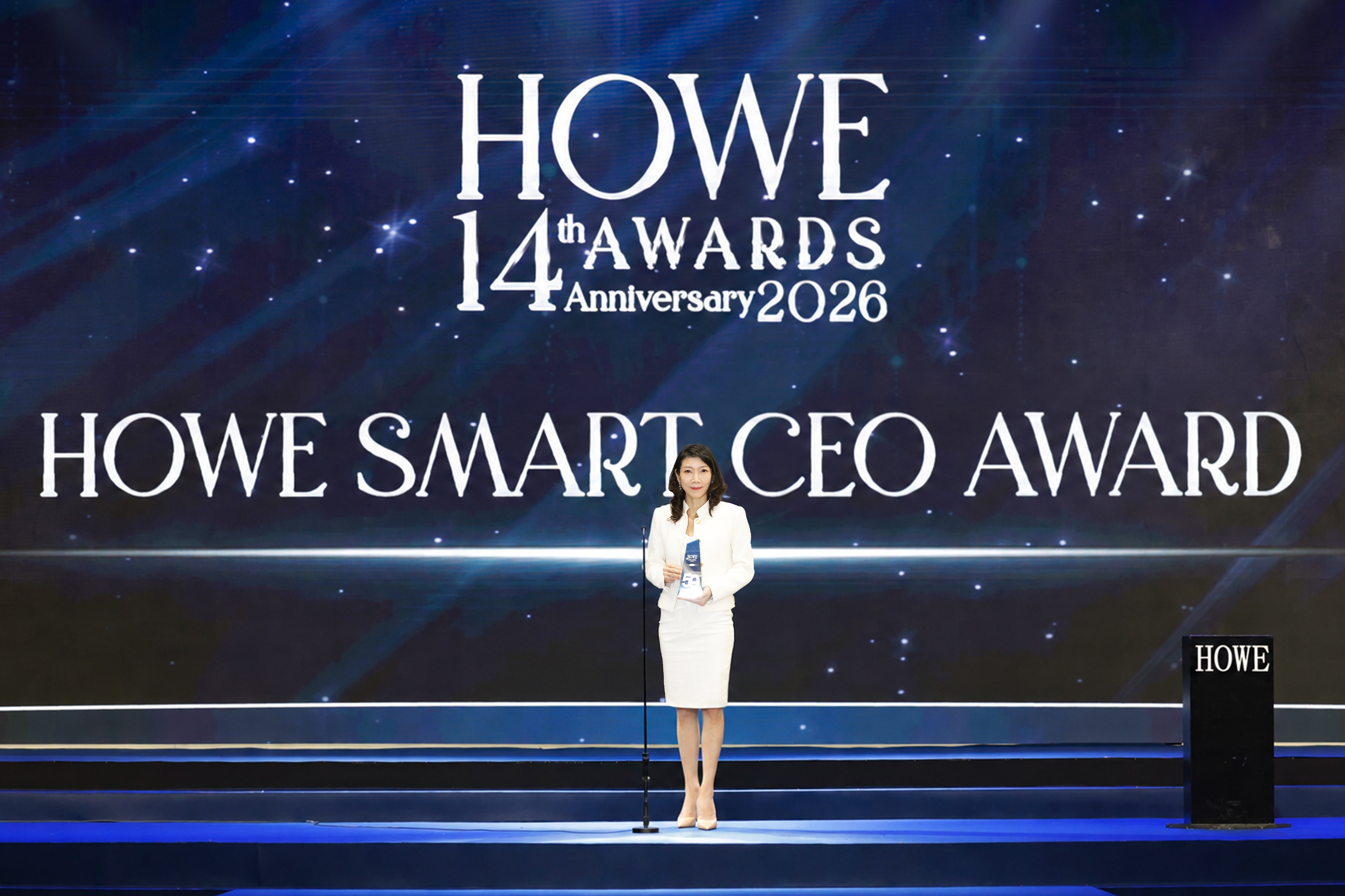 ผู้บริหาร BAM ถ่ายภาพร่วมกันในงาน HOWE Awards 2026 ครั้งที่ 14
