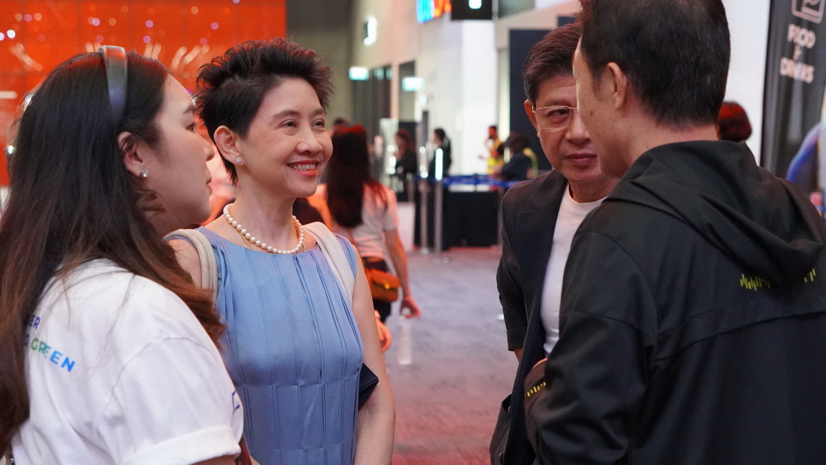 ภาพบรรยากาศในคอนเสิร์ต Maleewan Love in Rock Concert