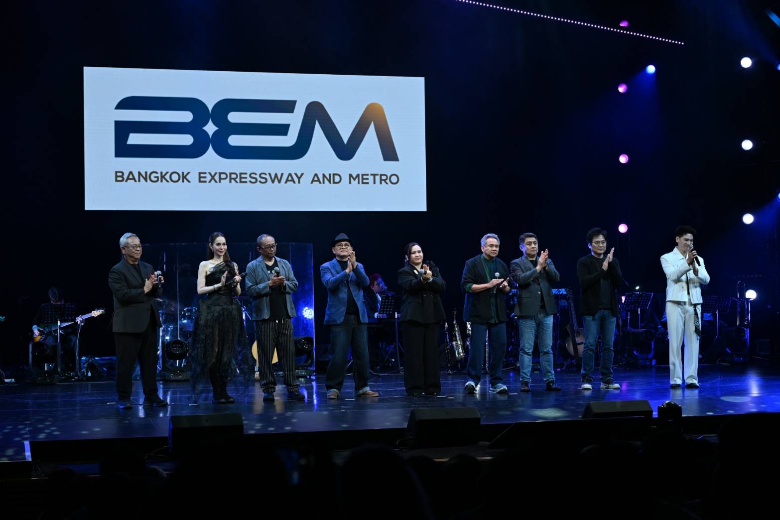 ภาพการแสดง The Giving Concert