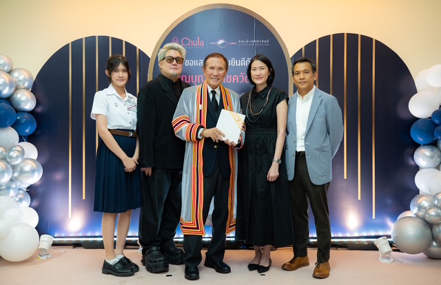 บุญชัย โชควัฒนา เข้ารับพระราชทานปริญญานิเทศศาสตรดุษฎีบัณฑิตกิตติมศักดิ์