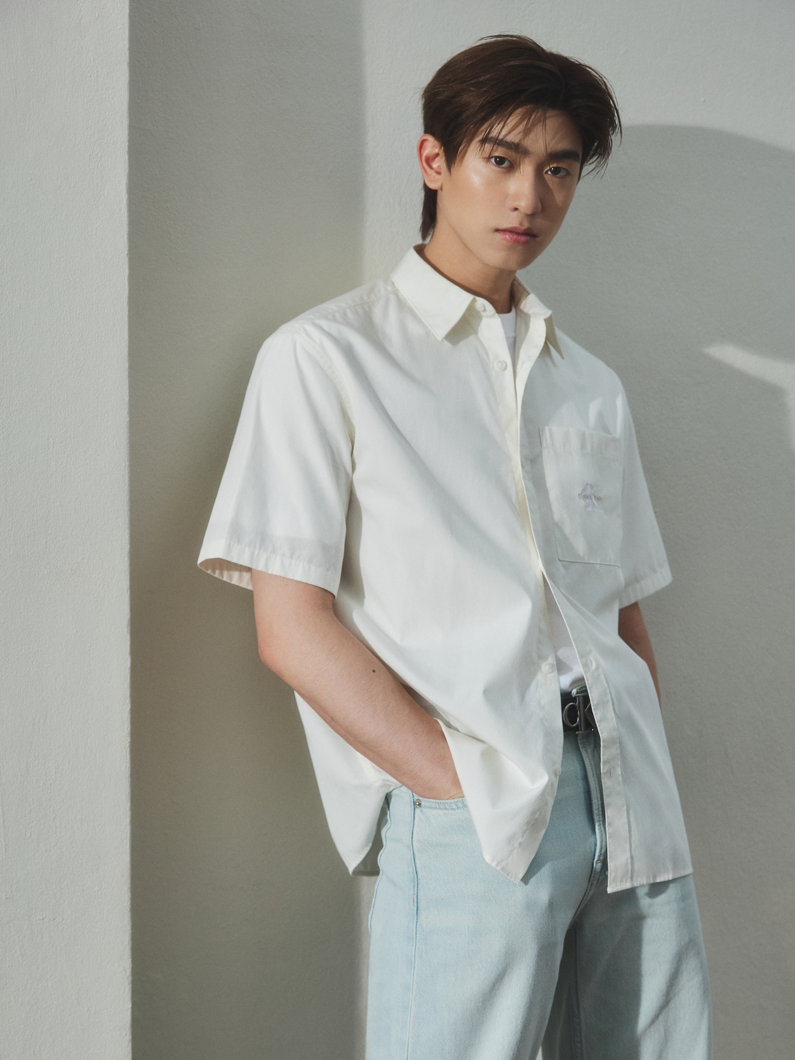 หลิงหลิง โทมัส ธีรทัศน์ และซี ทวินันท์ ในไอเท็ม Calvin Klein Fall 2026