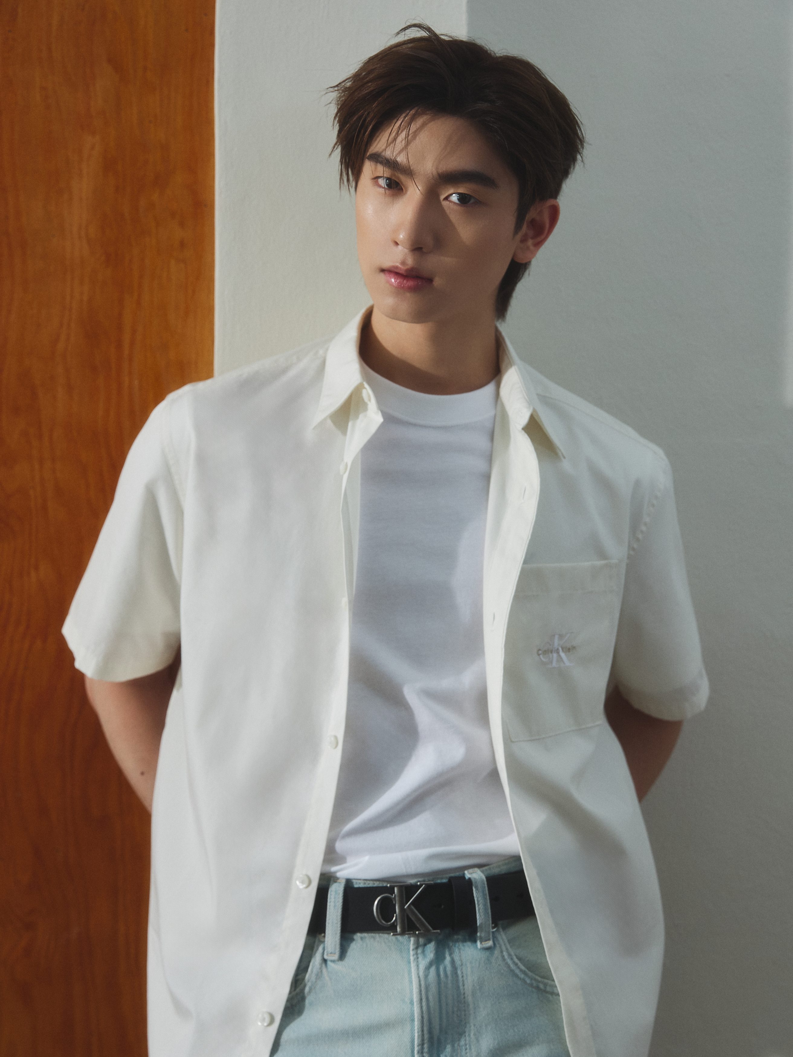 หลิงหลิง โทมัส ธีรทัศน์ และซี ทวินันท์ ในไอเท็ม Calvin Klein Fall 2026