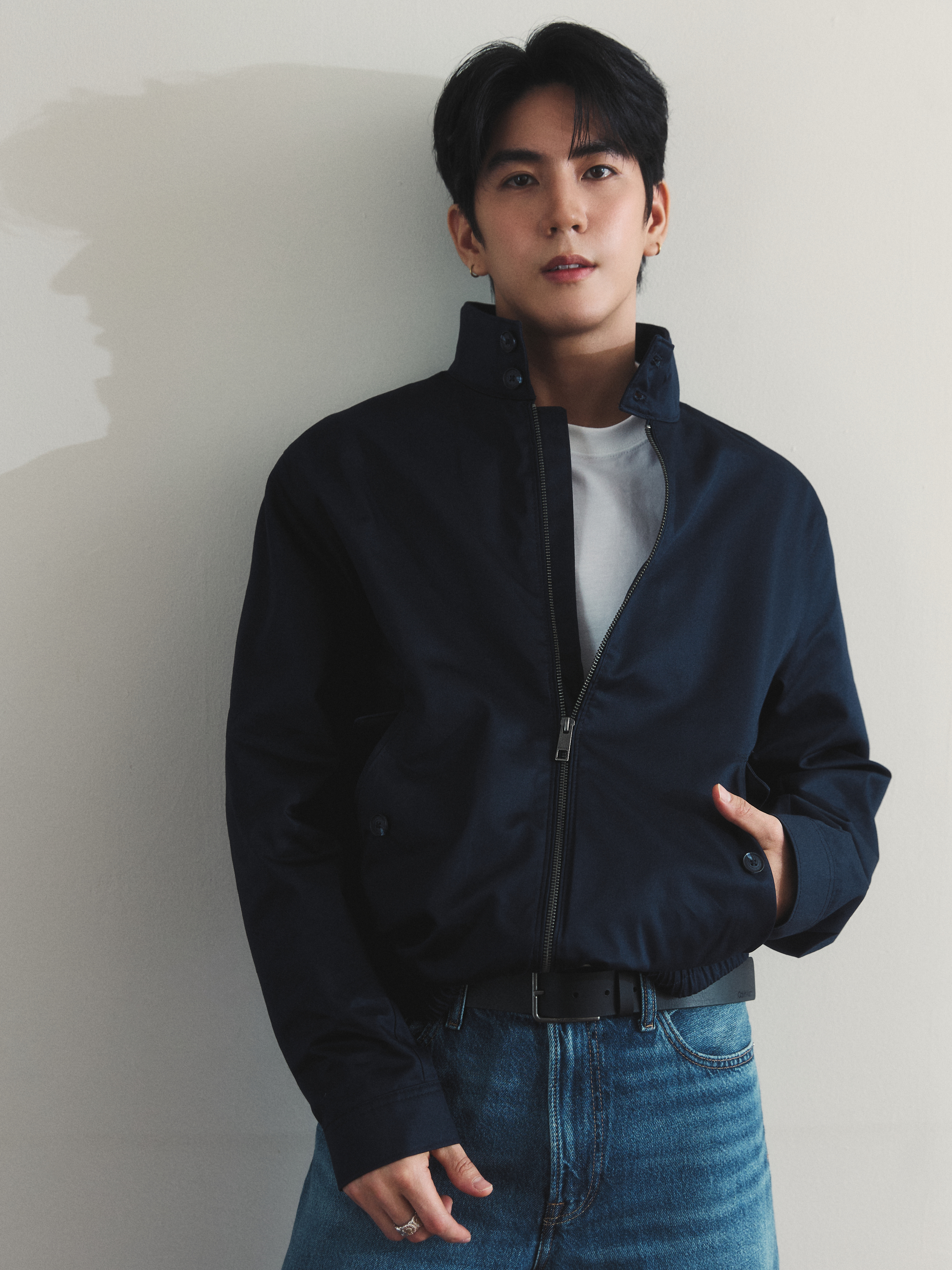 หลิงหลิง โทมัส ธีรทัศน์ และซี ทวินันท์ ในไอเท็ม Calvin Klein Fall 2026