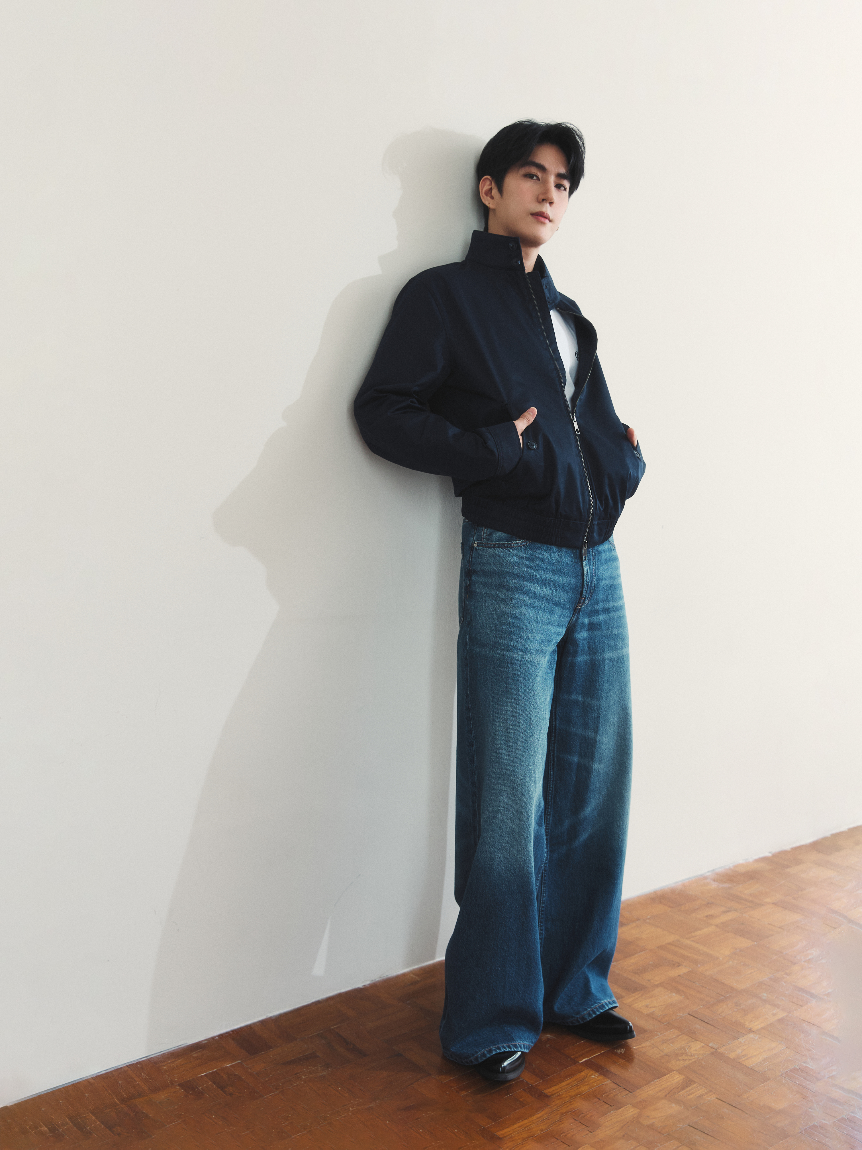 หลิงหลิง โทมัส ธีรทัศน์ และซี ทวินันท์ ในไอเท็ม Calvin Klein Fall 2026