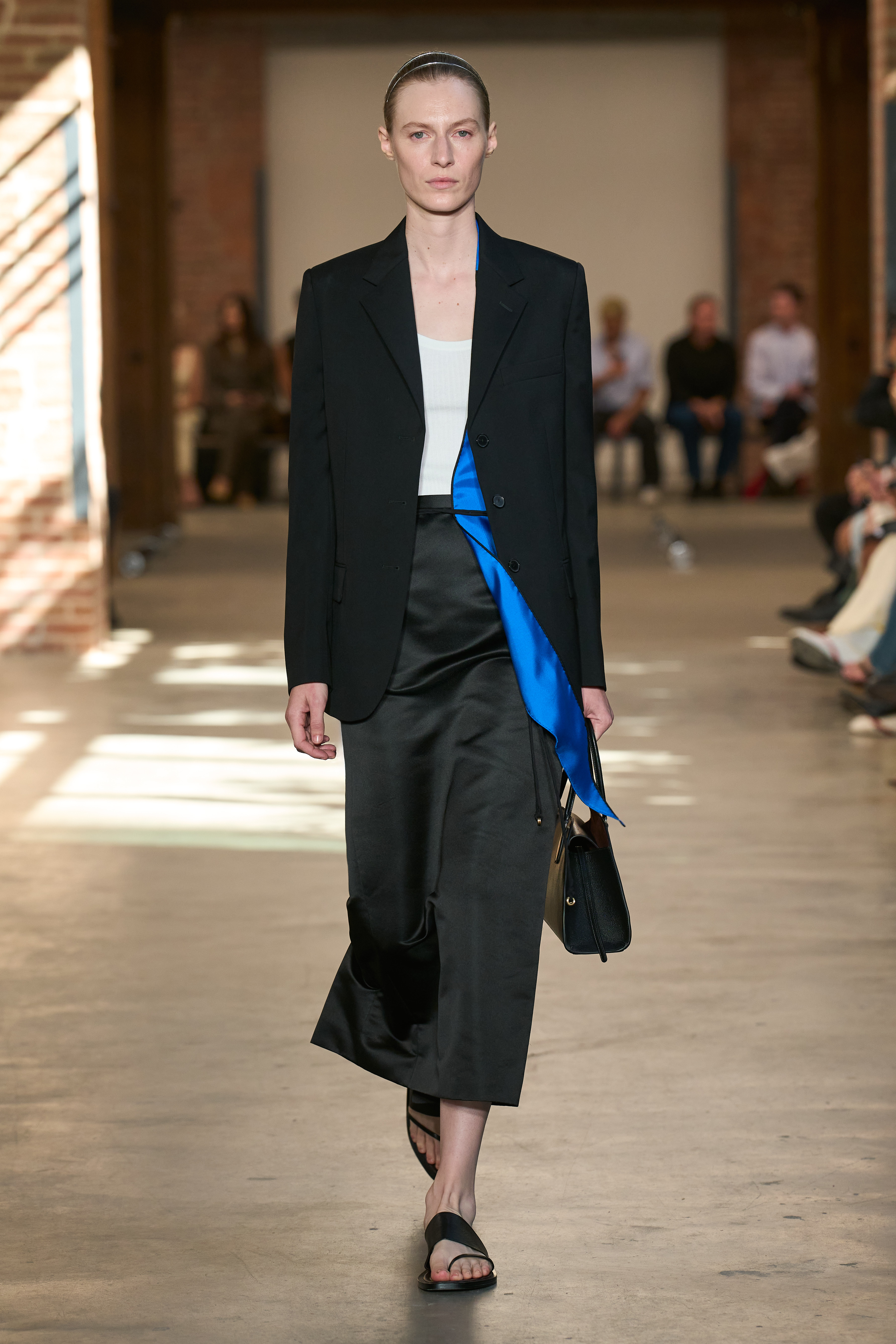 ลุคจากรันเวย์ Calvin Klein Collection Spring 2027