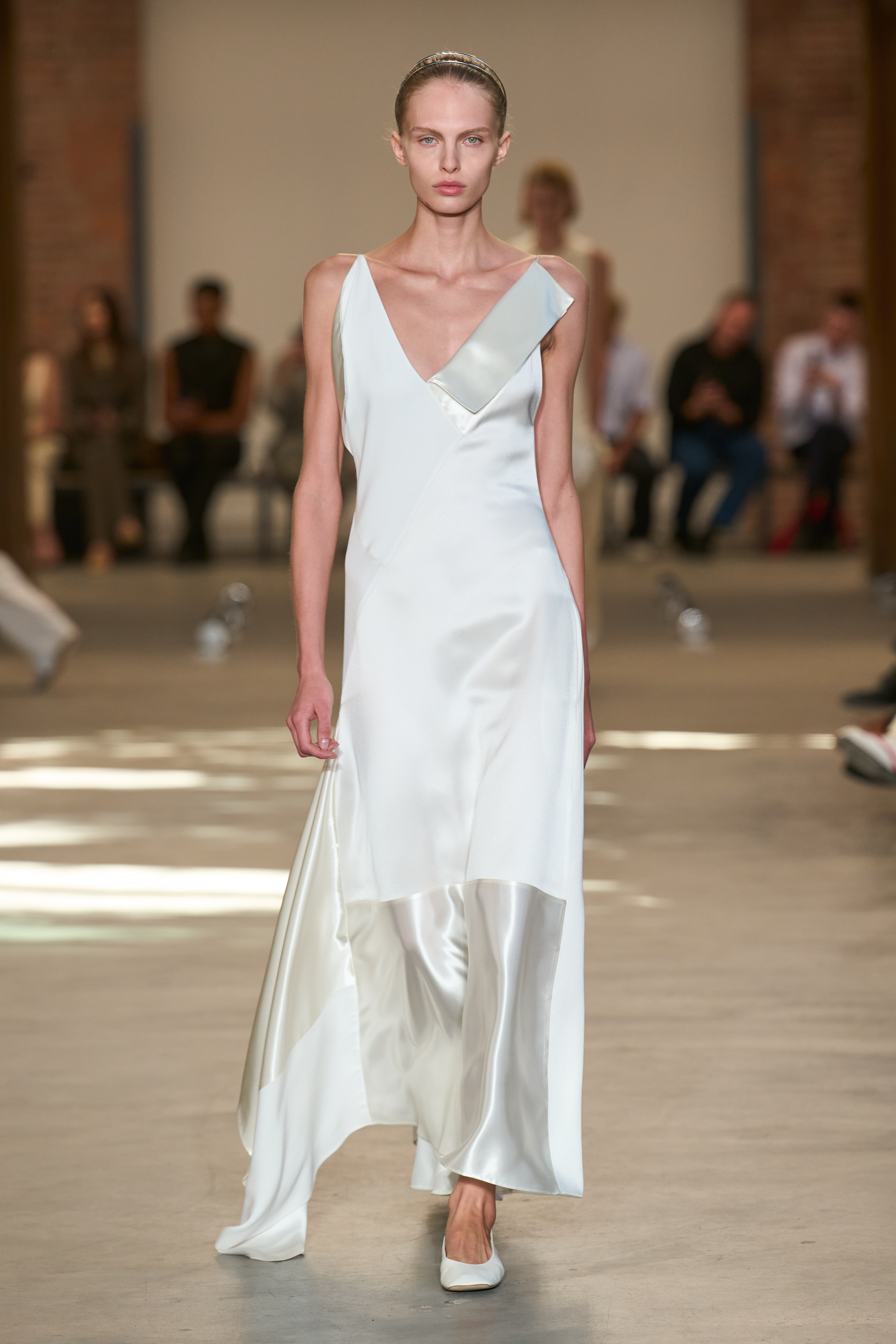 ลุคจากรันเวย์ Calvin Klein Collection Spring 2027