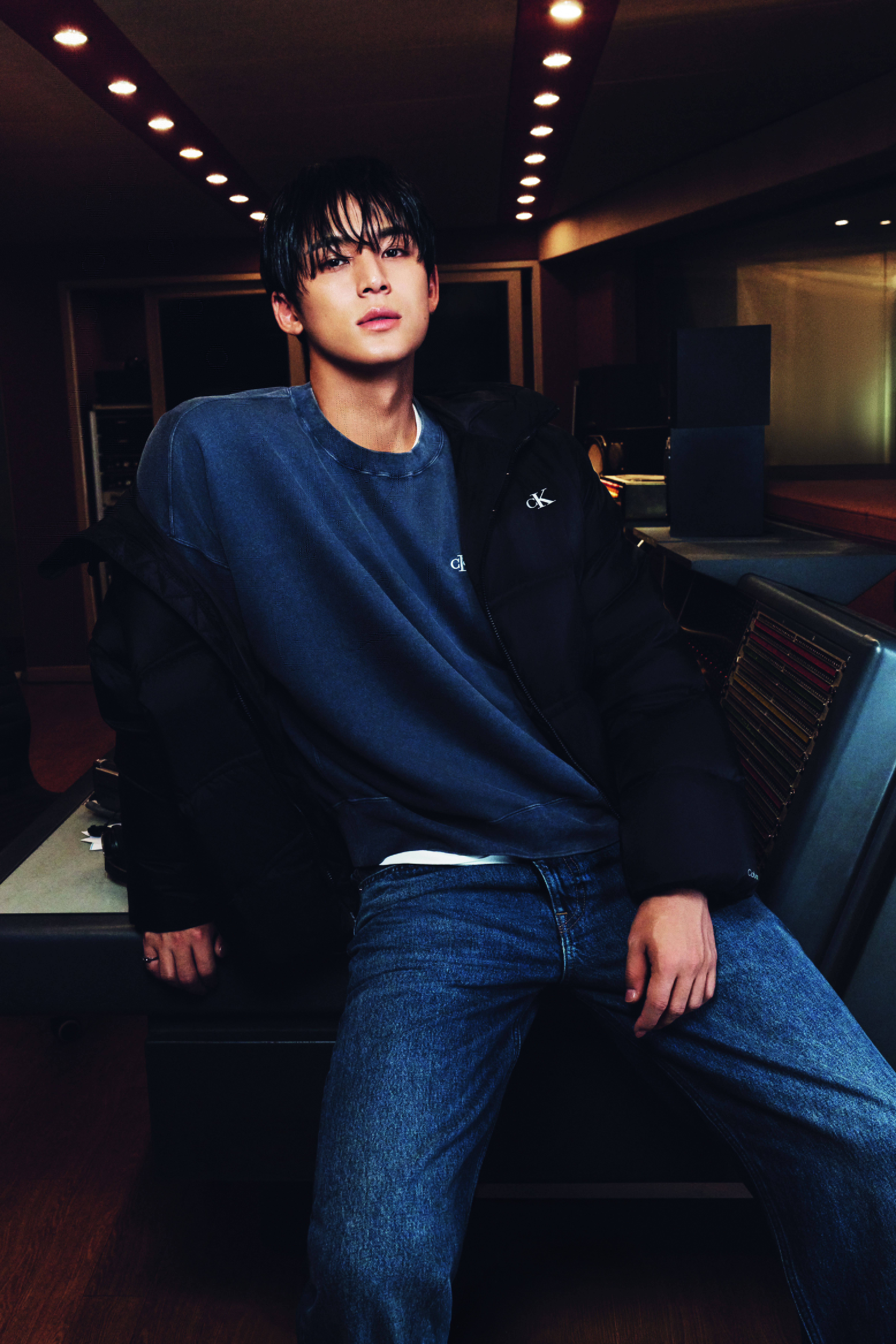 MINGYU ในแจ็กเก็ตพัฟเฟอร์ฮู้ด Calvin Klein Fall 2026