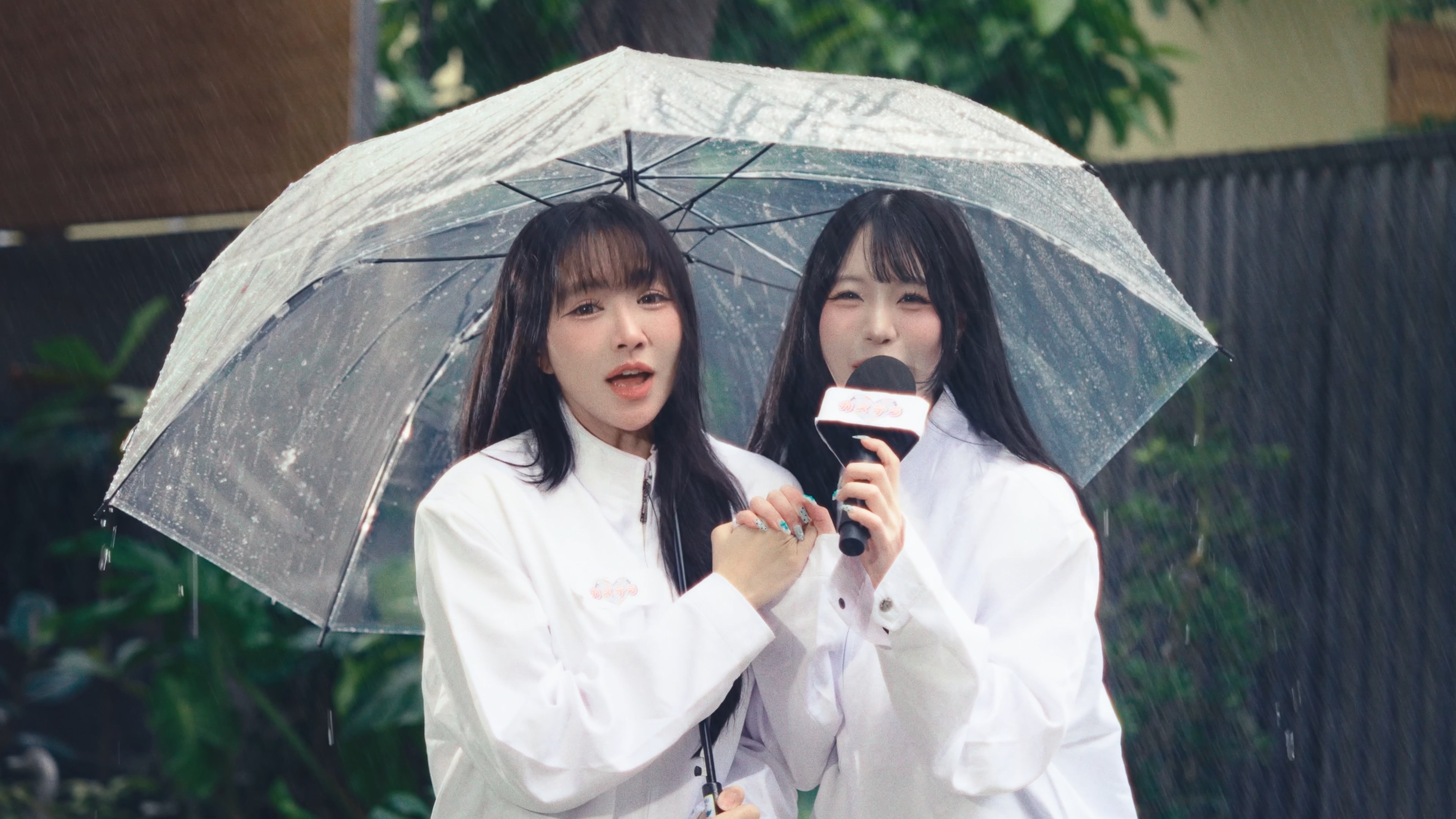 ภาพจากมิวสิควิดีโอเพลง Tornado Festival