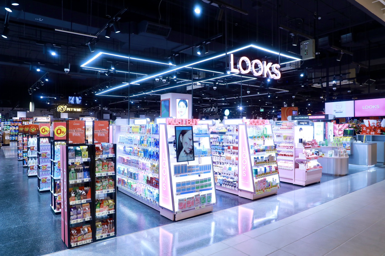TOPS FOOD HALL Northville