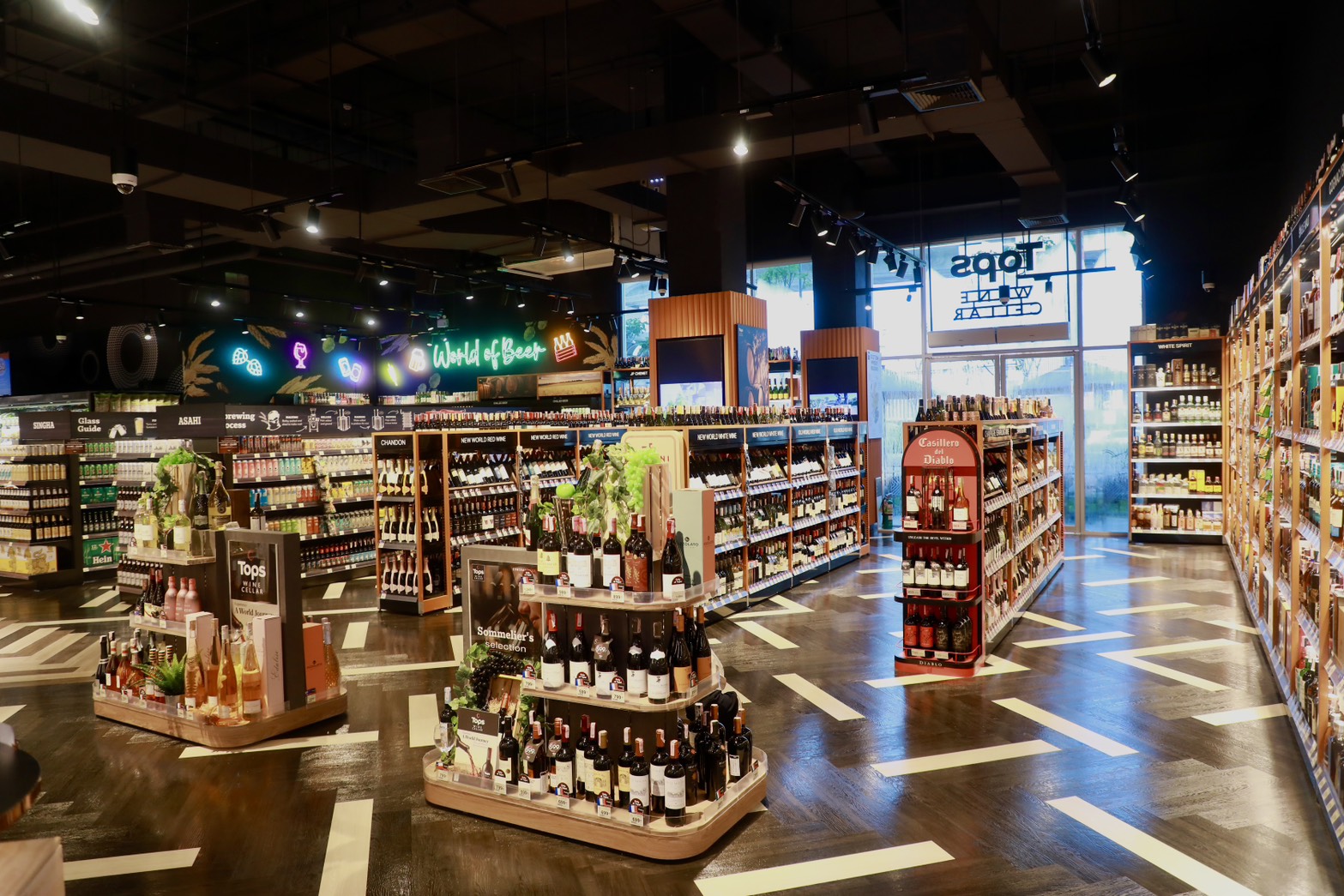 TOPS FOOD HALL Northville