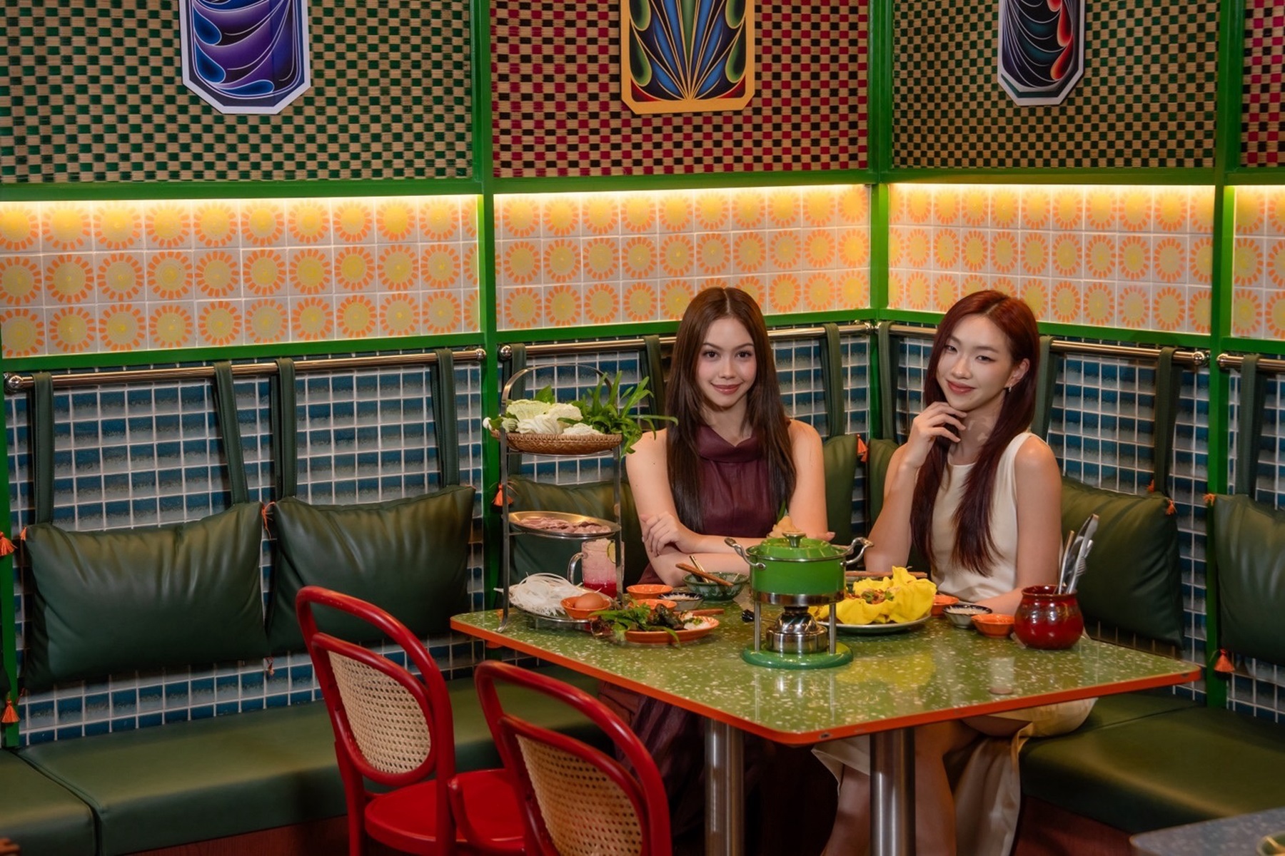 ภาพบรรยากาศร้านอาหารในแคมเปญ มื้อนี้ ดีลดี