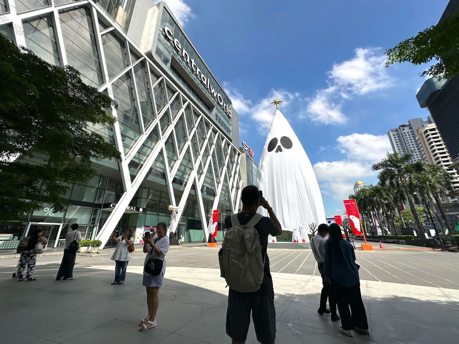 บรรยากาศลานเซ็นทรัลเวิลด์ช่วงเทศกาลฮาโลวีน