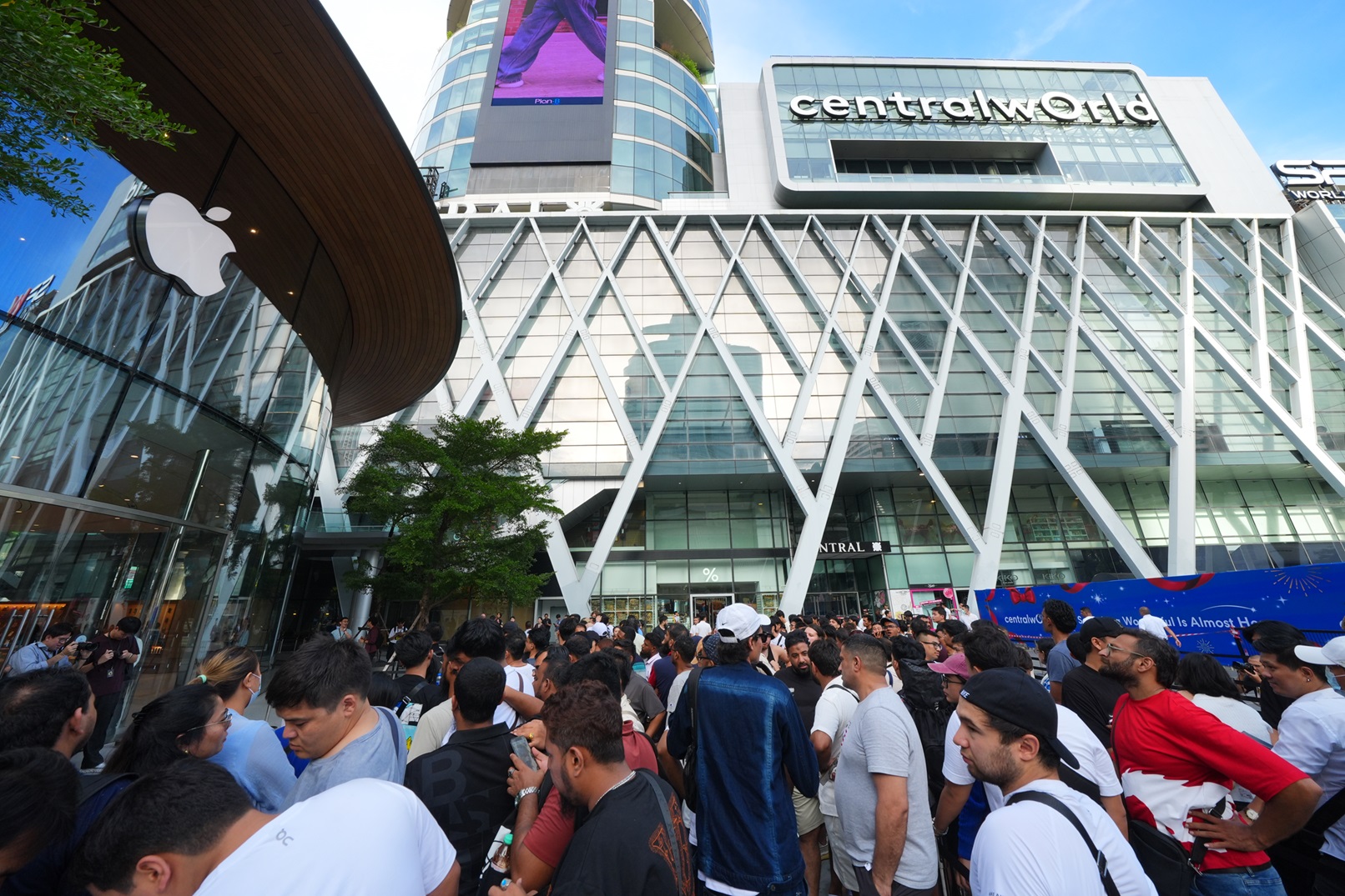 บรรยากาศแคมเปญ 2026 State Your Style ในศูนย์การค้าเซ็นทรัล