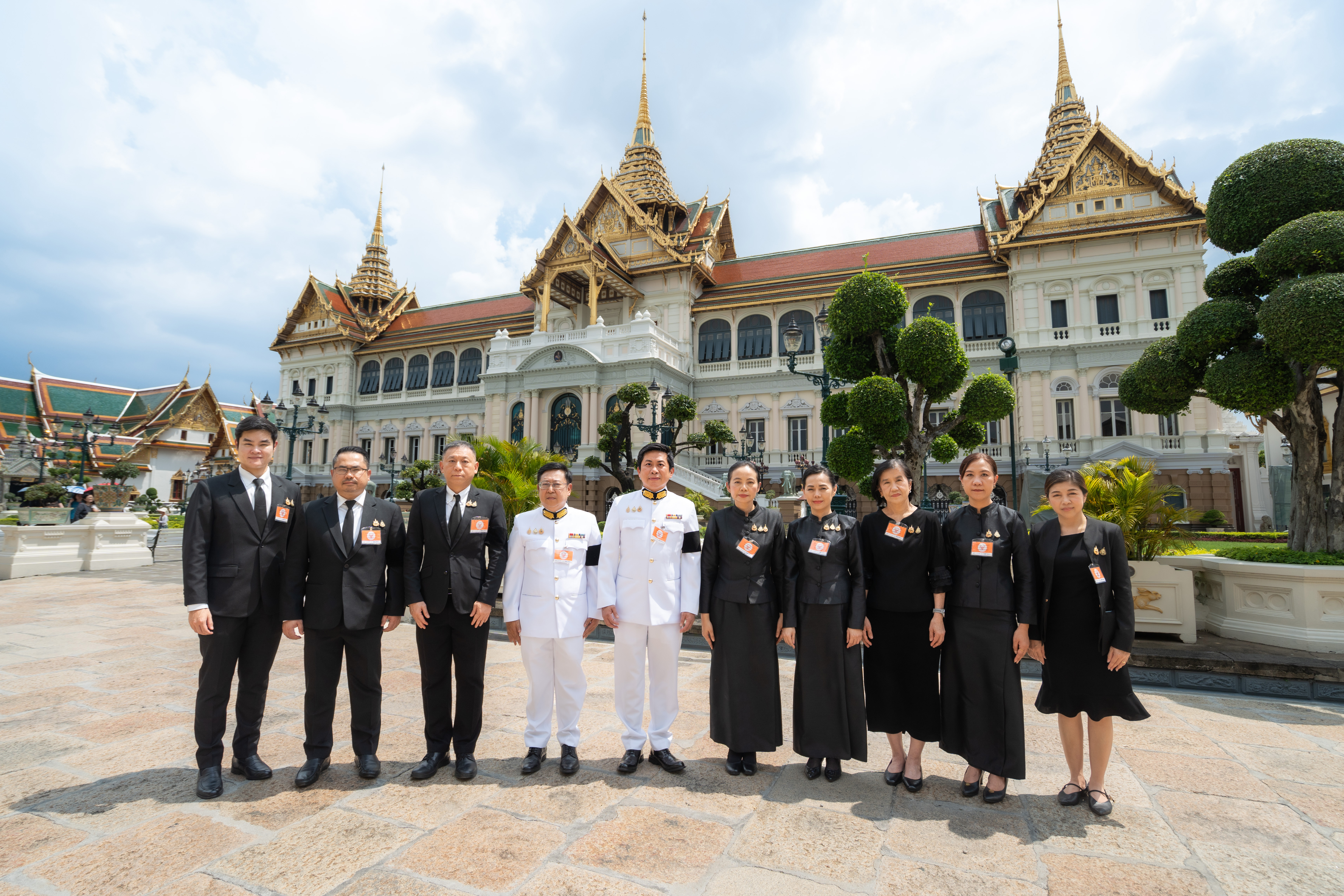 ผู้บริหารเซ็นทรัล รีเทล พร็อพเพอร์ตี้ เข้าร่วมพิธีบำเพ็ญกุศล ณ พระที่นั่งพิมานรัตยา ในพระบรมมหาราชวัง