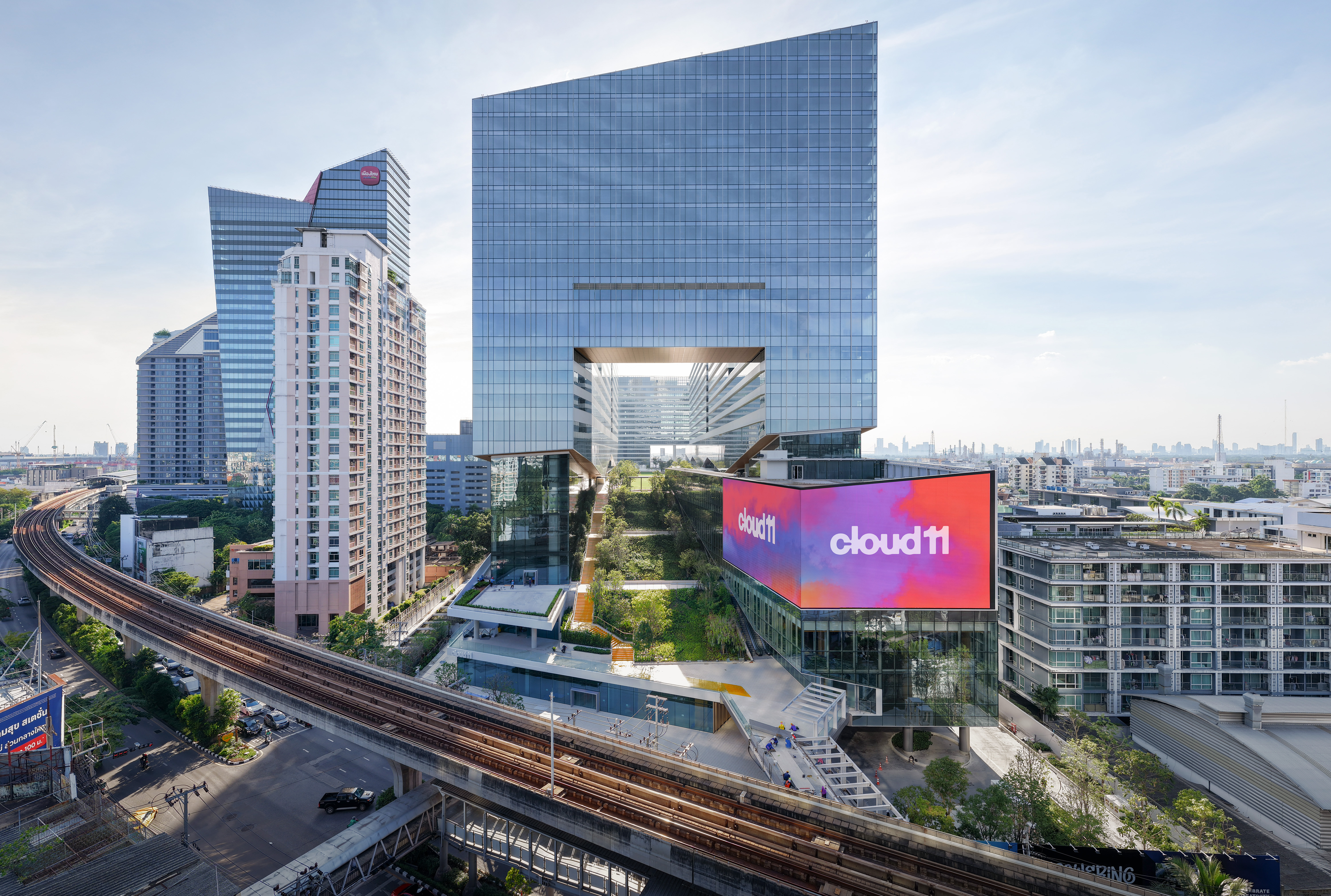 ภาพด้านหน้าโครงการ Cloud 11