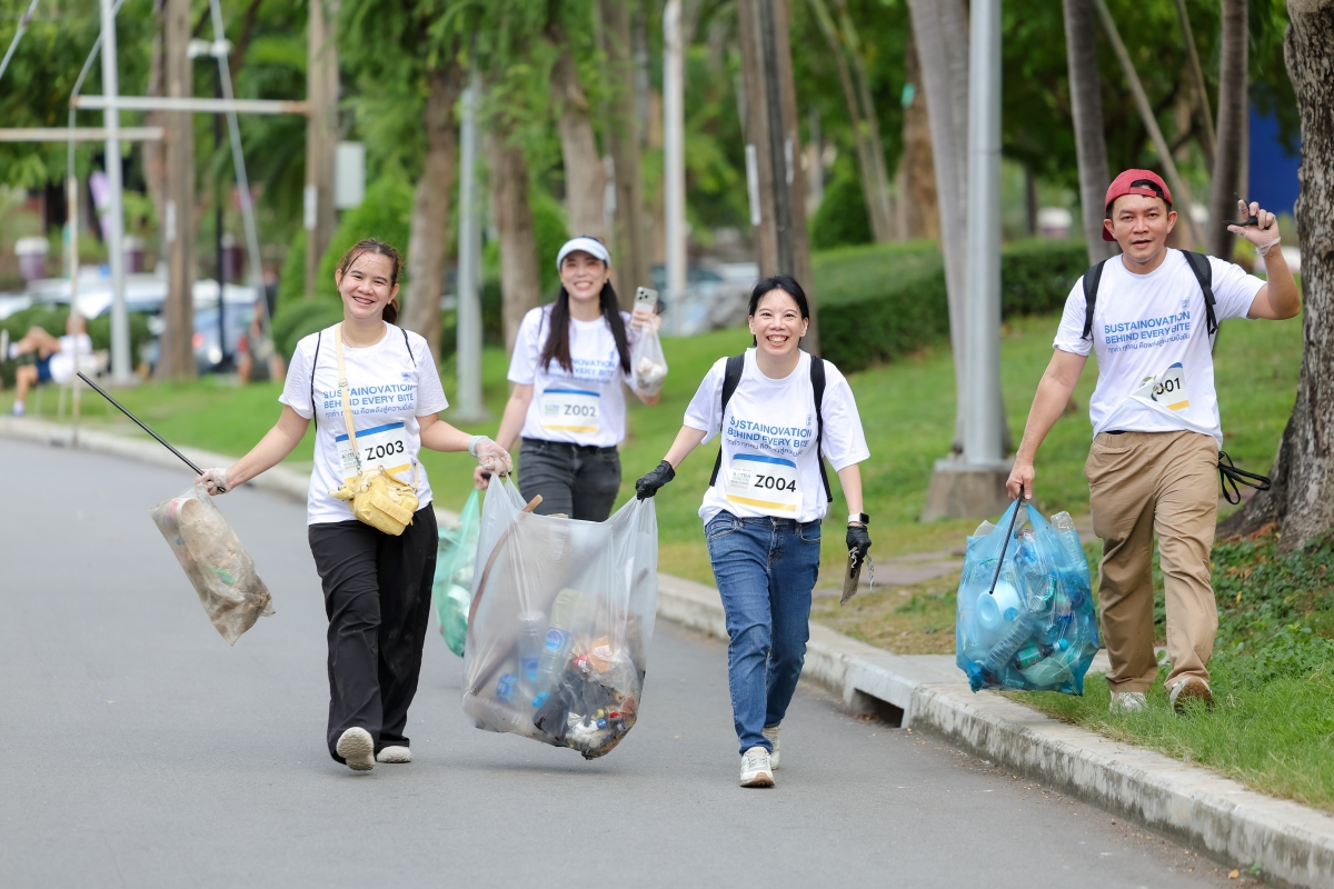 กิจกรรม AXTRA GREEN CHALLENGE นักล่าหาขยะ ณ สวนลุมพินี