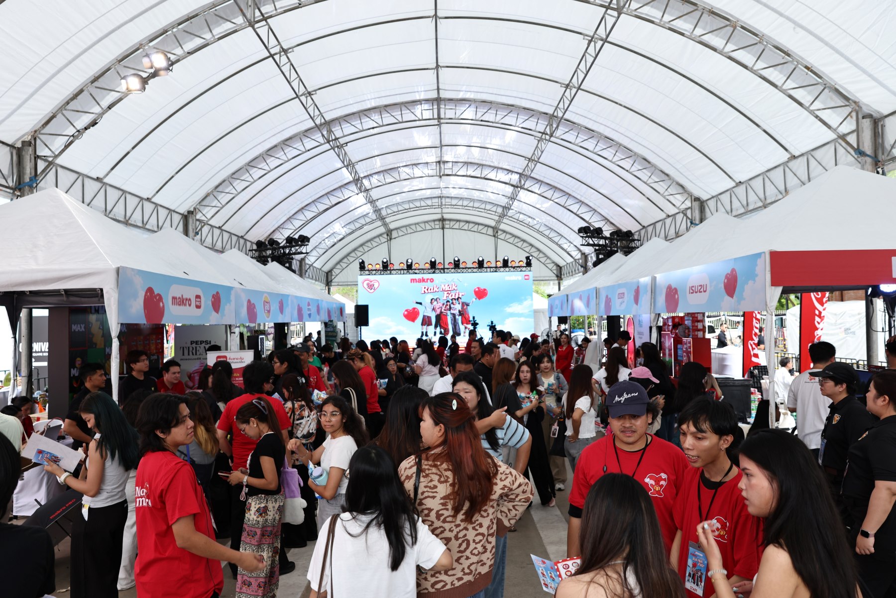 LYKN ทักทายแฟนๆ ชาว LYKYOU