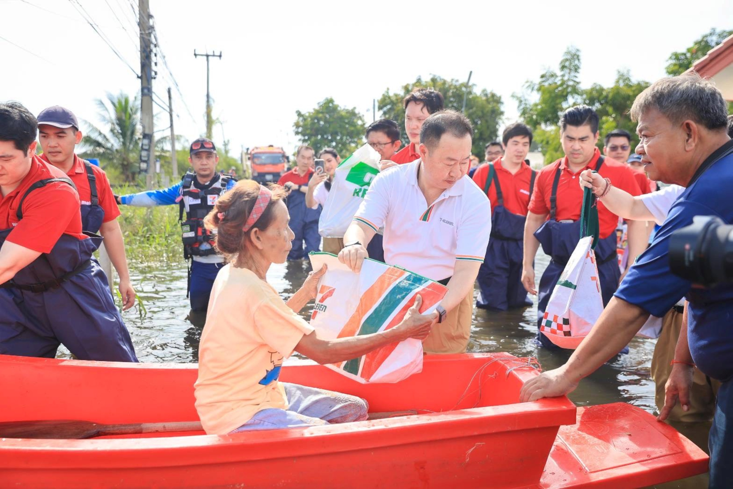 นายทัพพ์เทพ จีระอดิศวงศ์ รองกรรมการผู้จัดการบริหาร บริษัท ซีพี ออลล์ จำกัด (มหาชน)