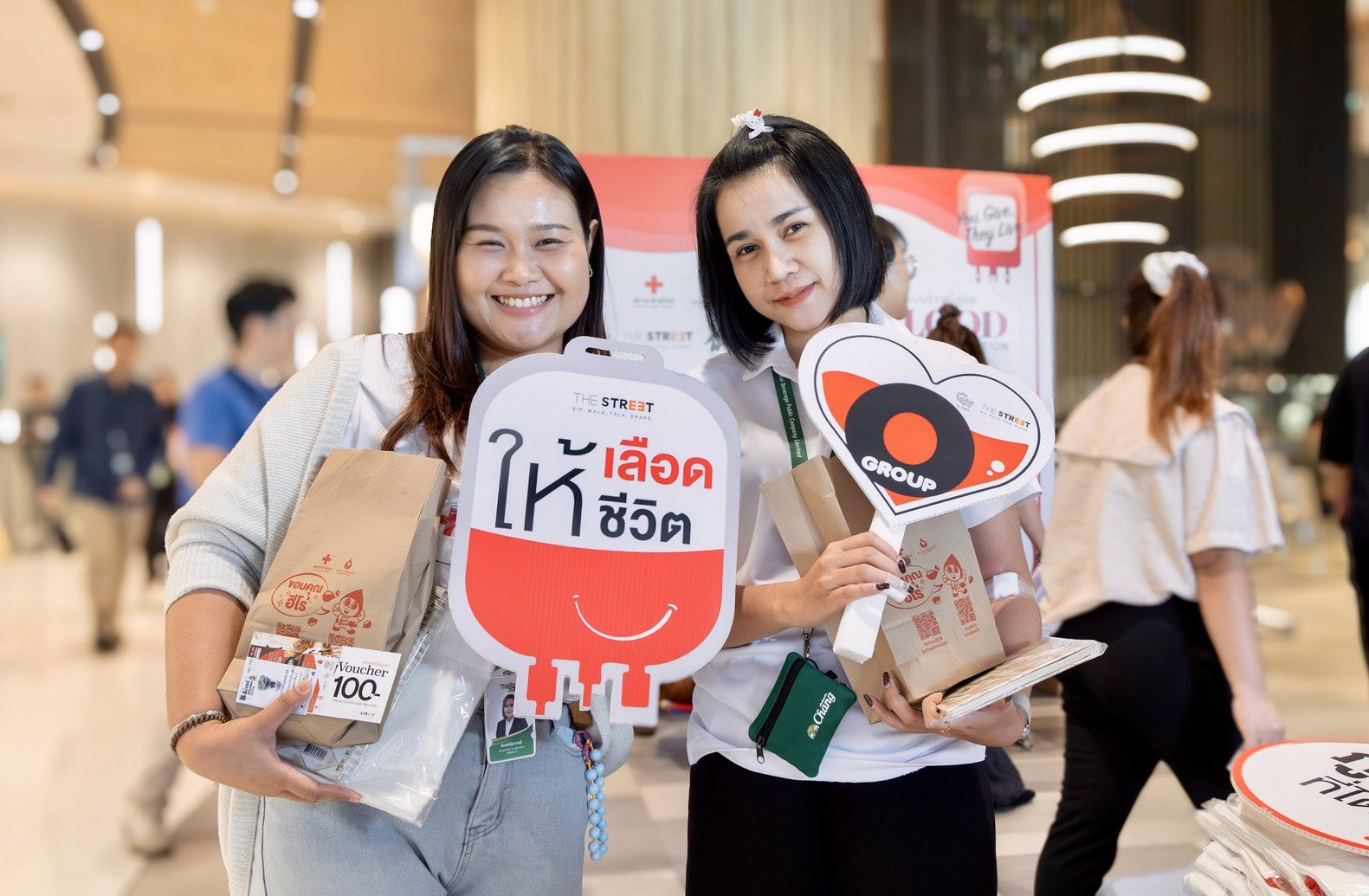 ผู้เข้าร่วมกิจกรรมบริจาคโลหิตและลงทะเบียนอาสาสมัครบริจาคสเต็มเซลล์