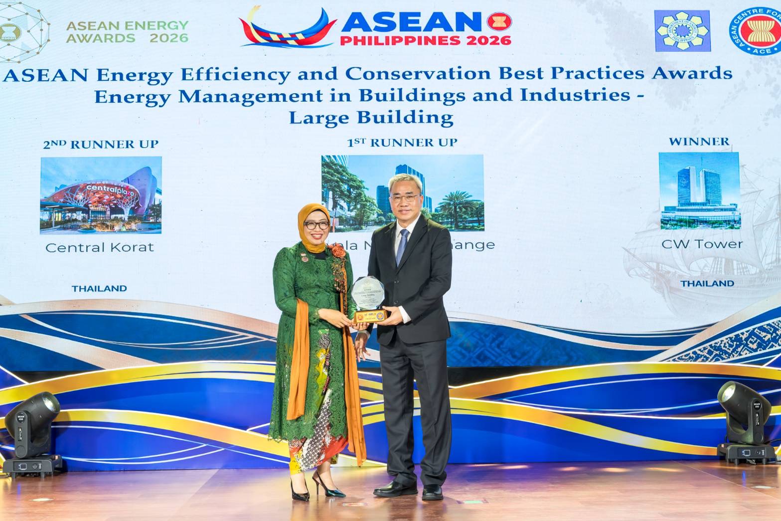 ผู้บริหารอาคาร ซีดับเบิ้ลยู ทาวเวอร์ เข้ารับรางวัล ASEAN Energy Awards 2026 ณ กรุงมะนิลา ประเทศฟิลิปปินส์