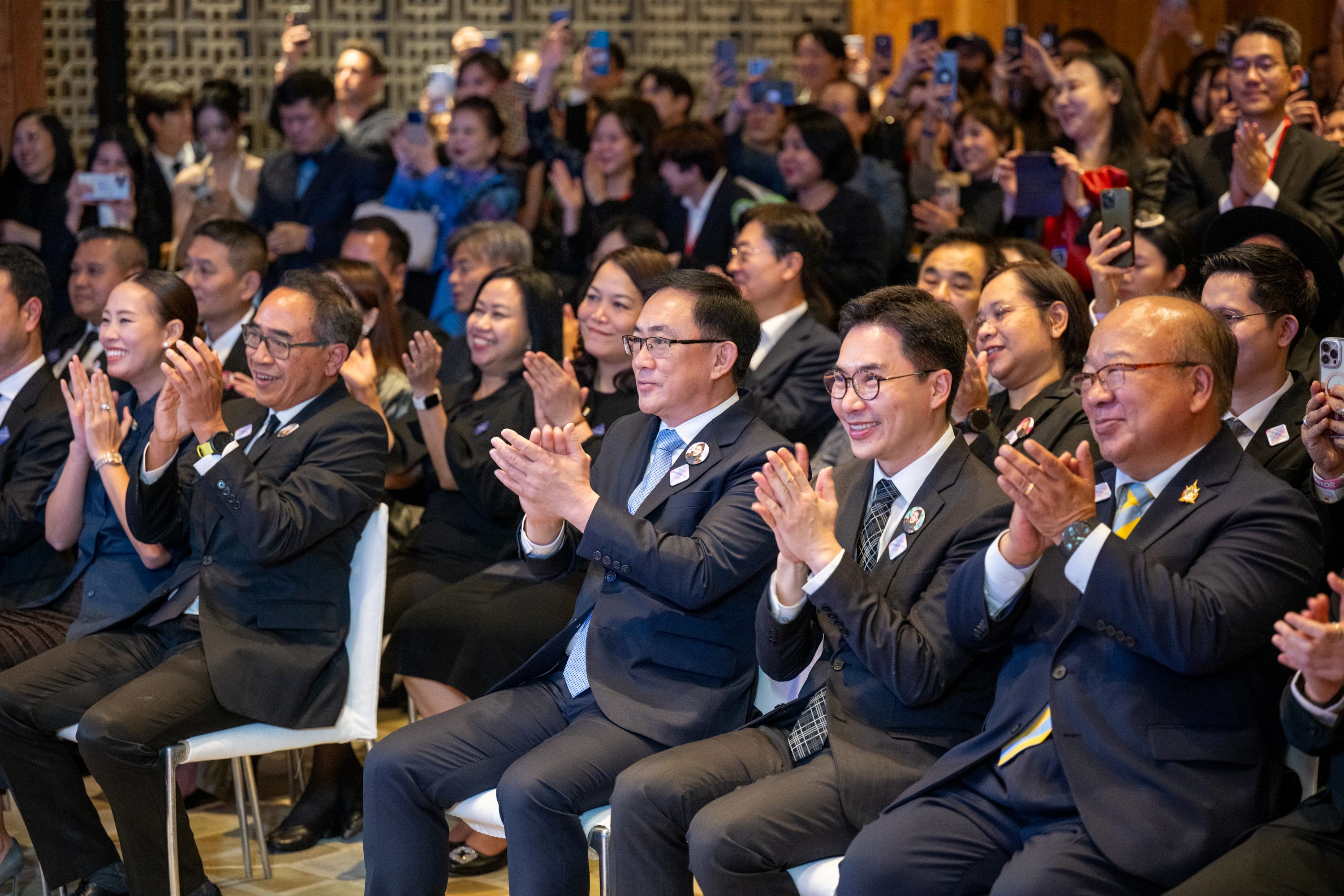 ผู้ร่วมงานคับคั่งภายในงาน Thai Night Busan 2026
