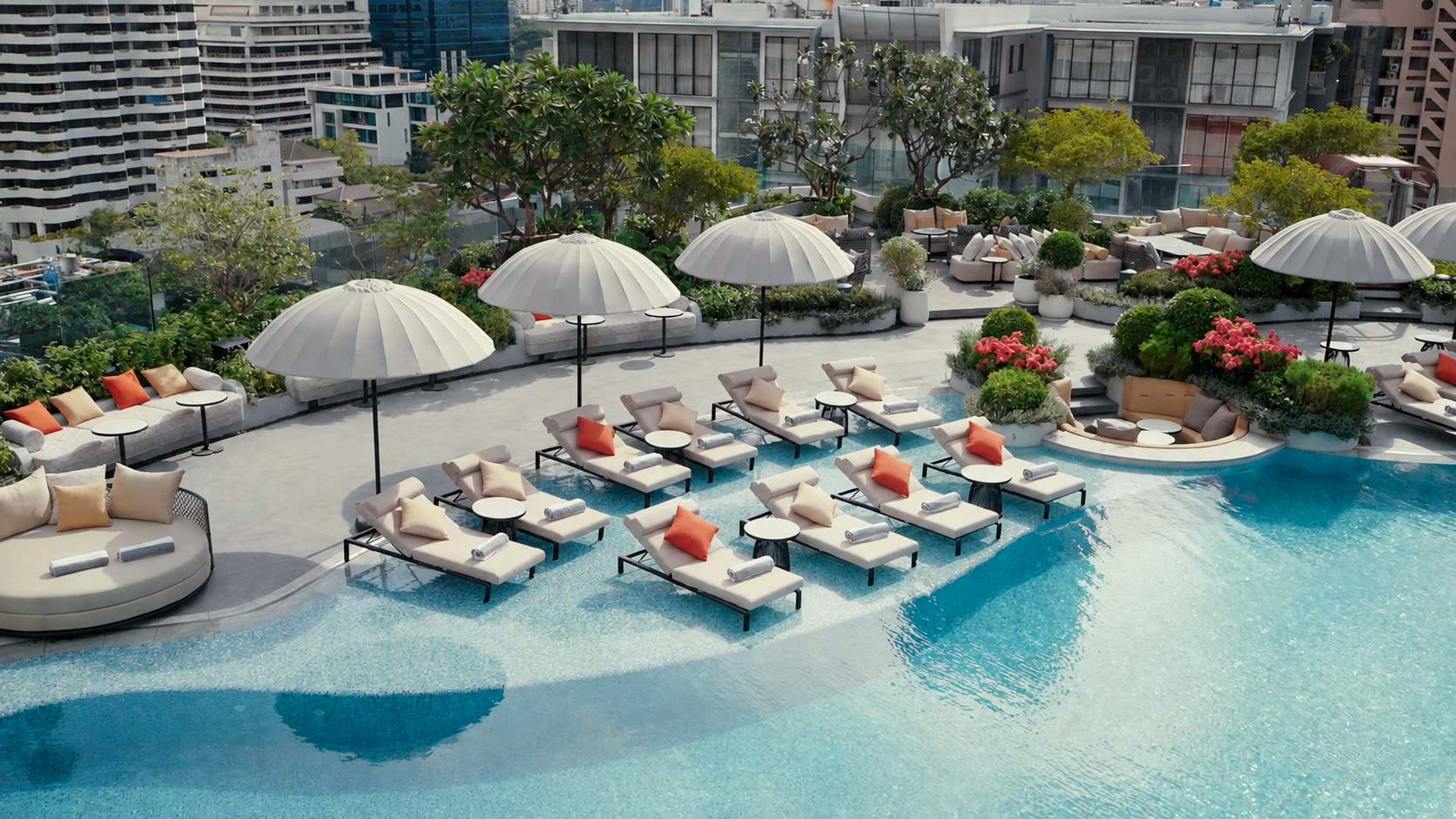 CAYA Pool Club โรงแรมแฟร์มอนท์ แบงคอก สุขุมวิท