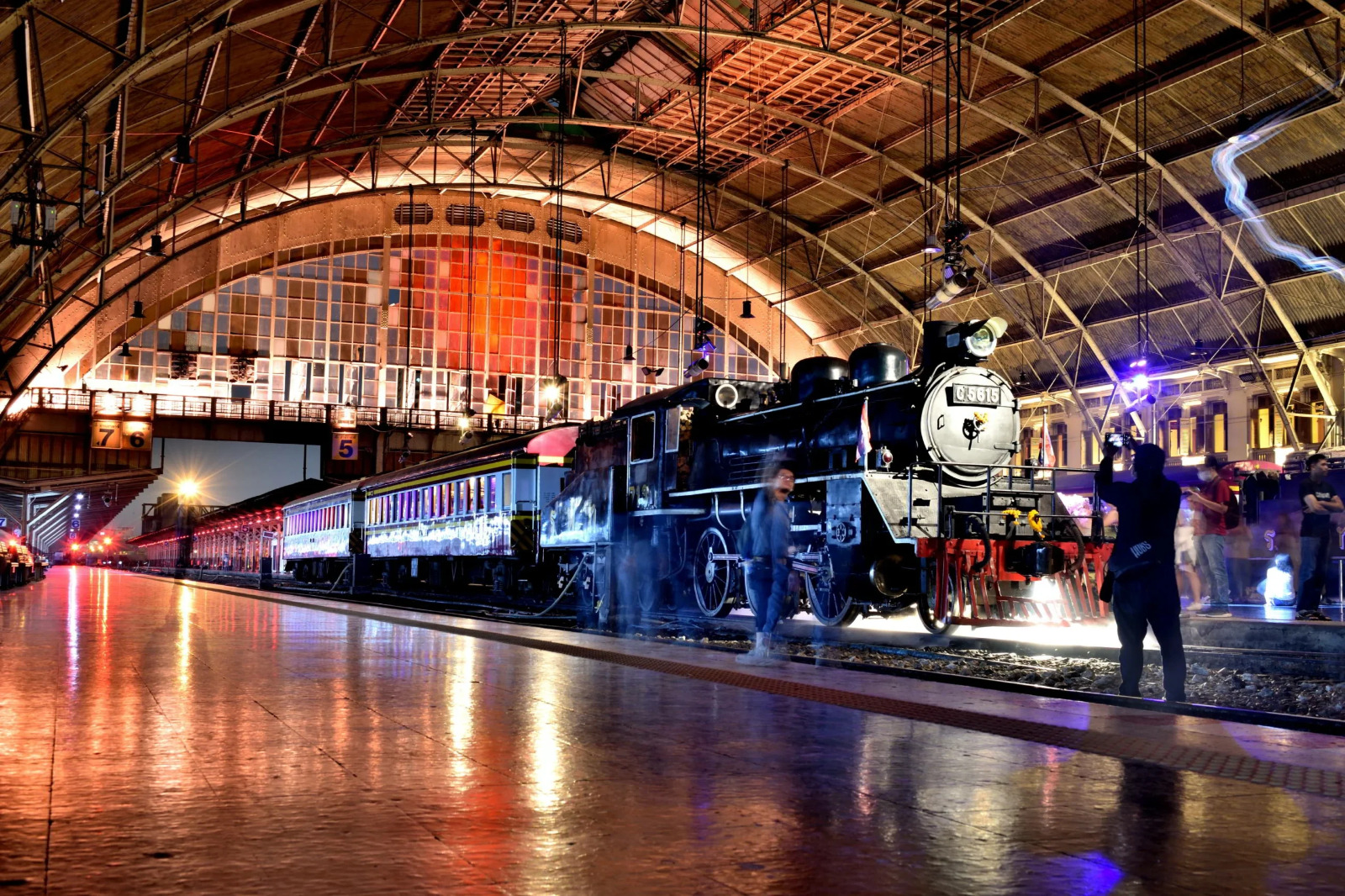 Blue Jasmine รถไฟหรูของ DTH Travel Thailand