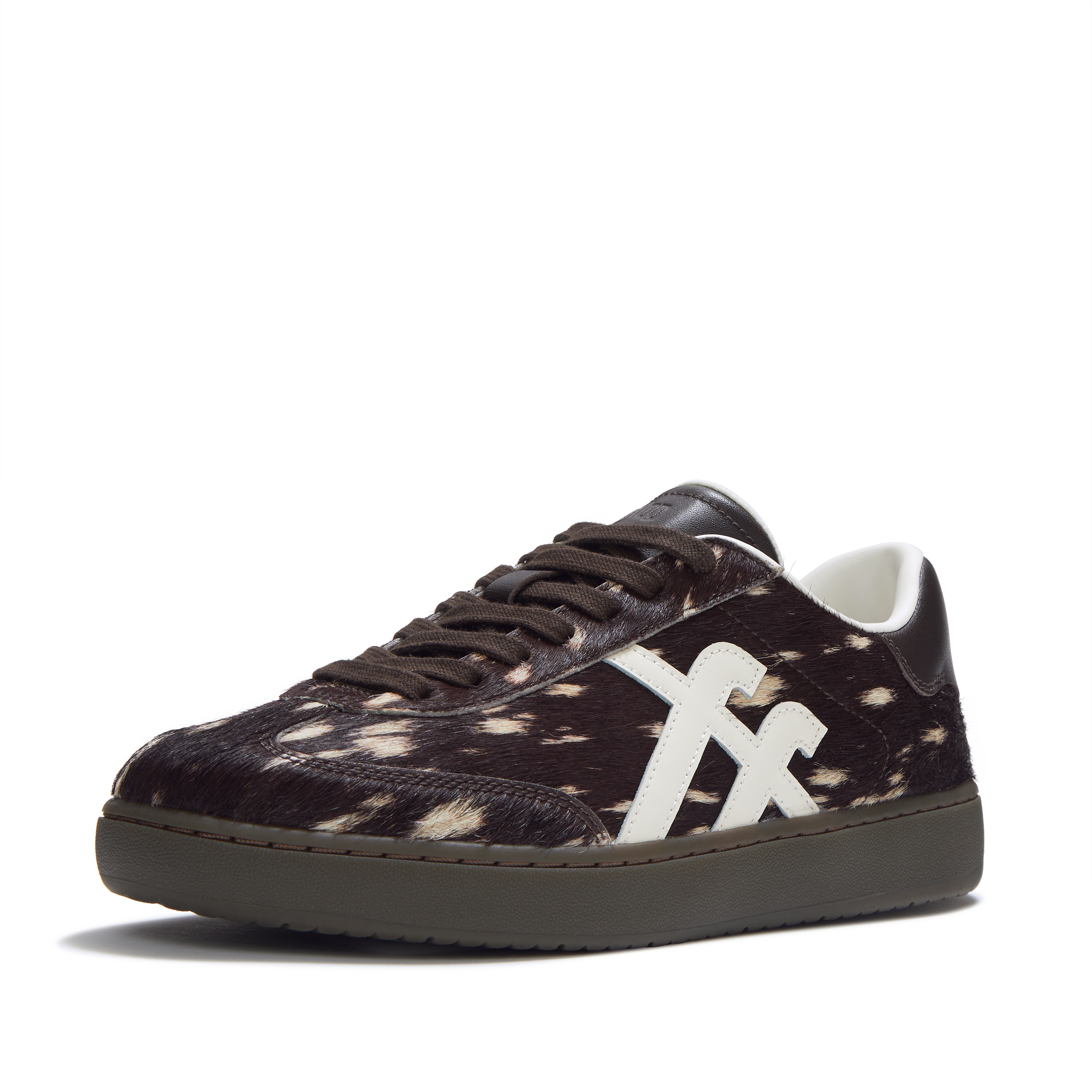 FitFlop x Ester Manas รองเท้าผ้าใบสีช็อกโกแลต