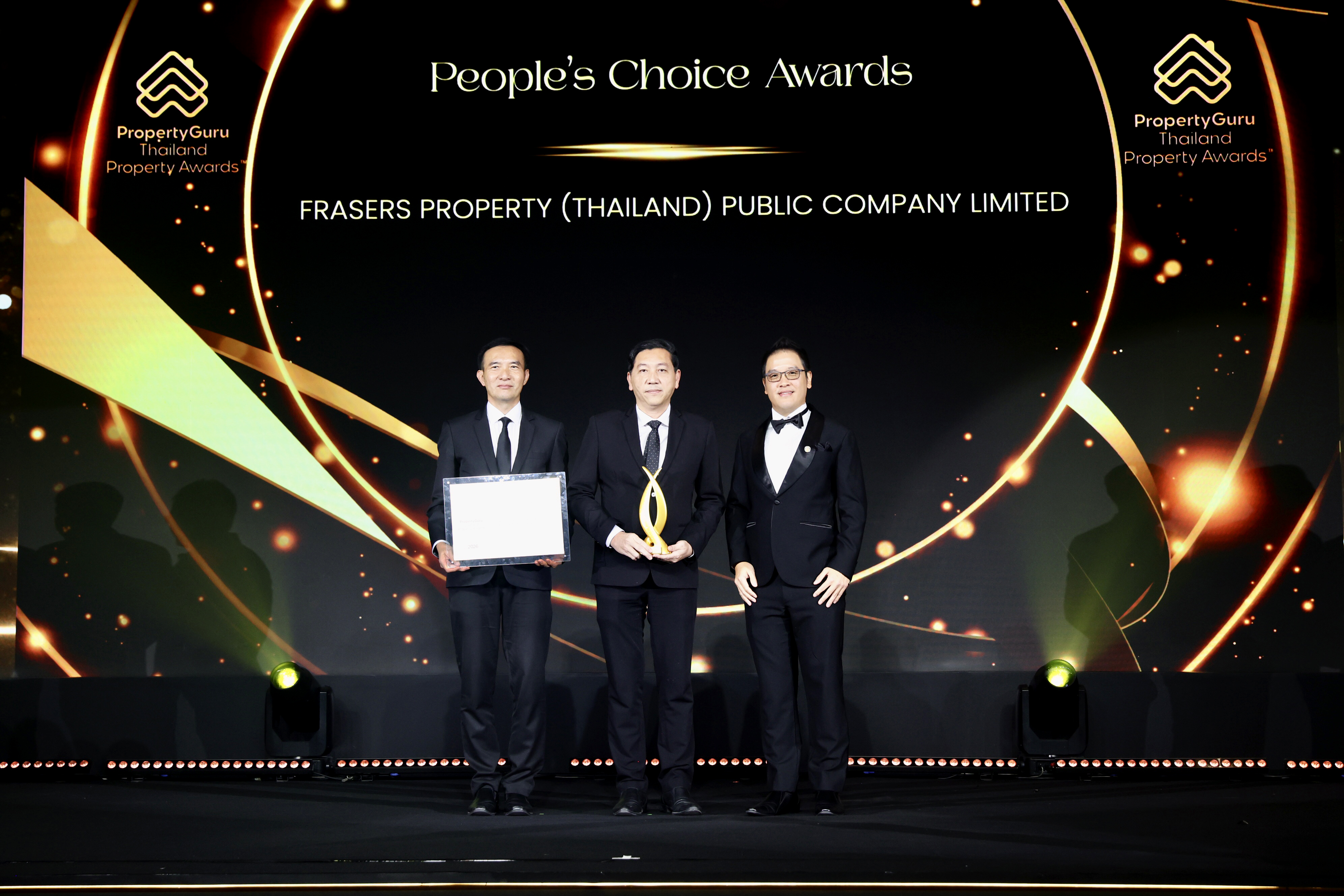 ทีมผู้บริหารเฟรเซอร์ส พร็อพเพอร์ตี้ ประเทศไทย ในงานประกาศรางวัล