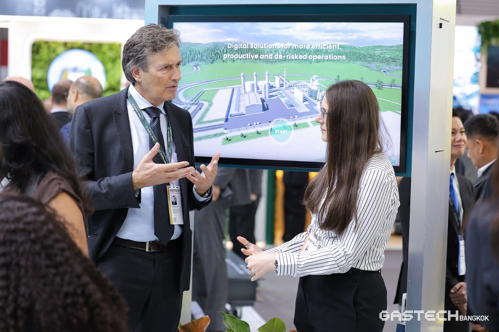 บรรยากาศผู้เข้าร่วมงาน Gastech 2026 ในกรุงเทพฯ