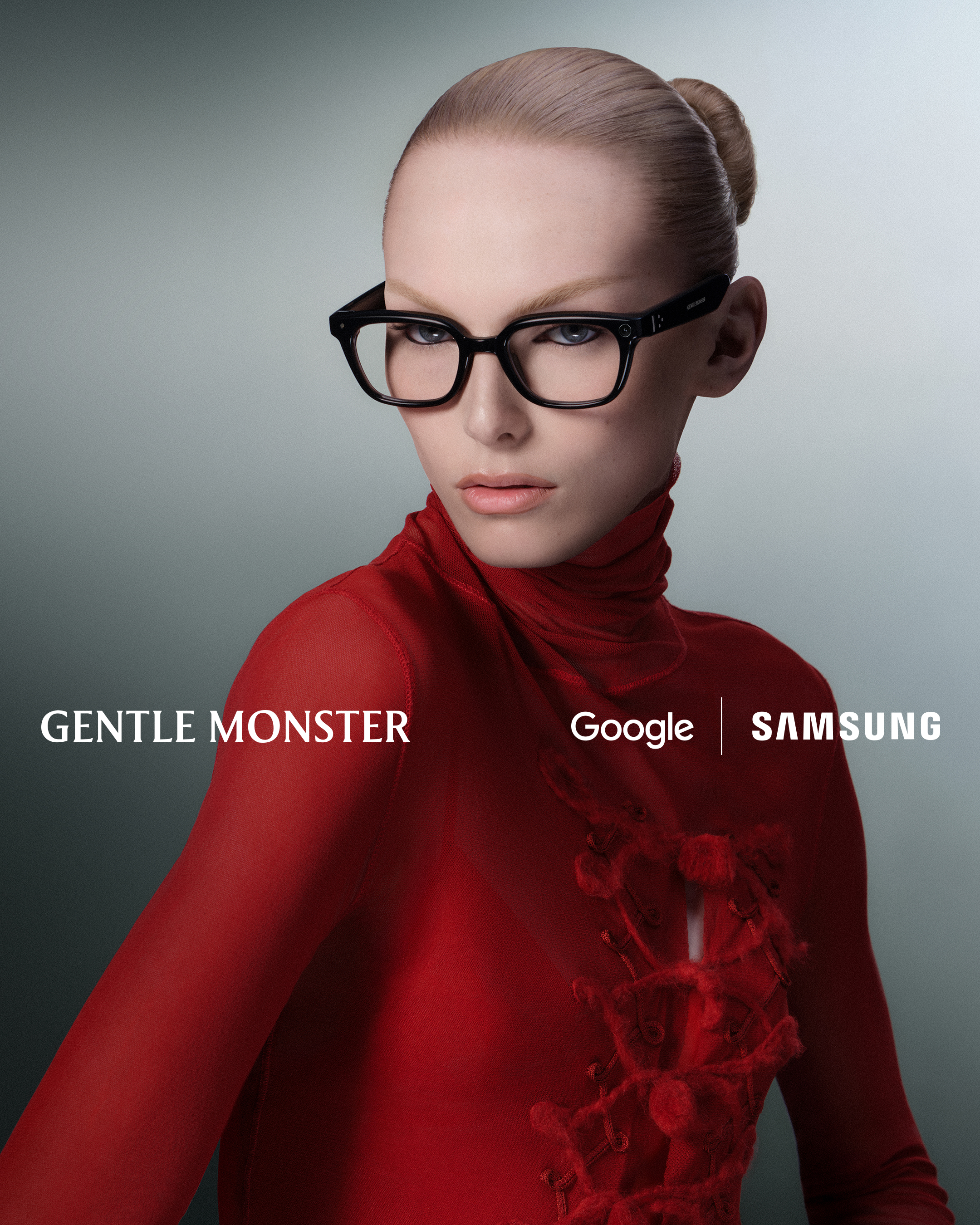 Alex Consani สวมใส่ Intelligent Eyewear