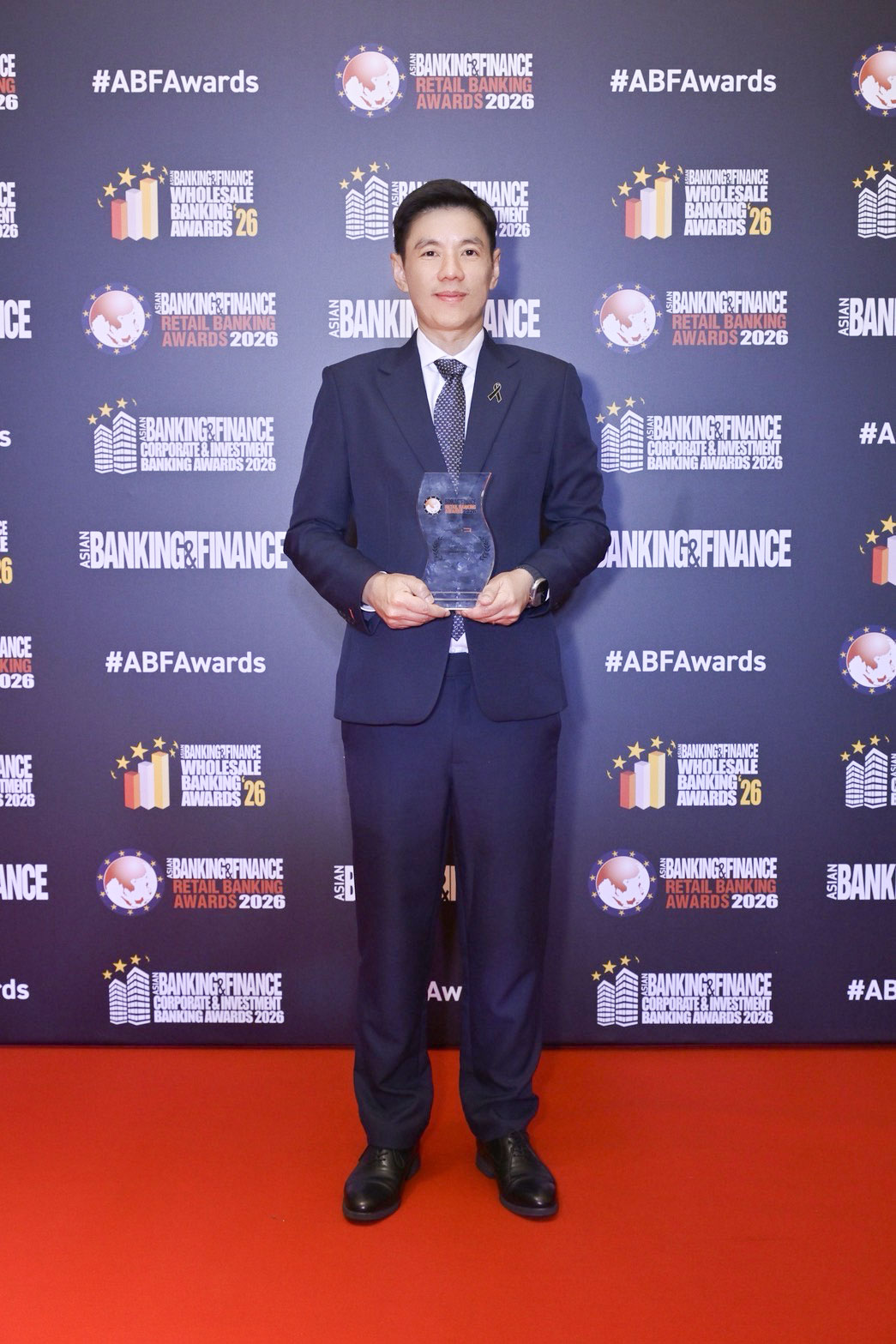 ภาพข่าว: ดร.มหัทธนะ อัมพรพิสิฏฐ์ รับรางวัล
