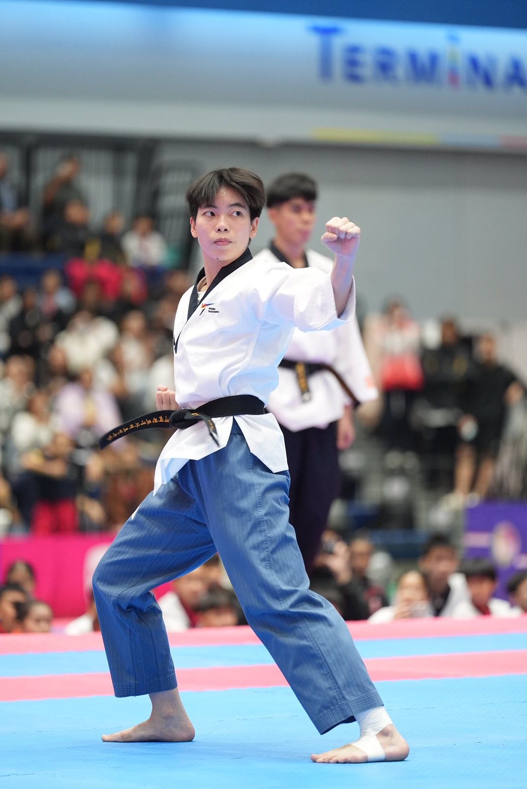 นักกีฬาเทควันโดประเภทพุมเซ่ในการแข่งขัน G H BANK เทควันโดชิงชนะเลิศแห่งประเทศไทย