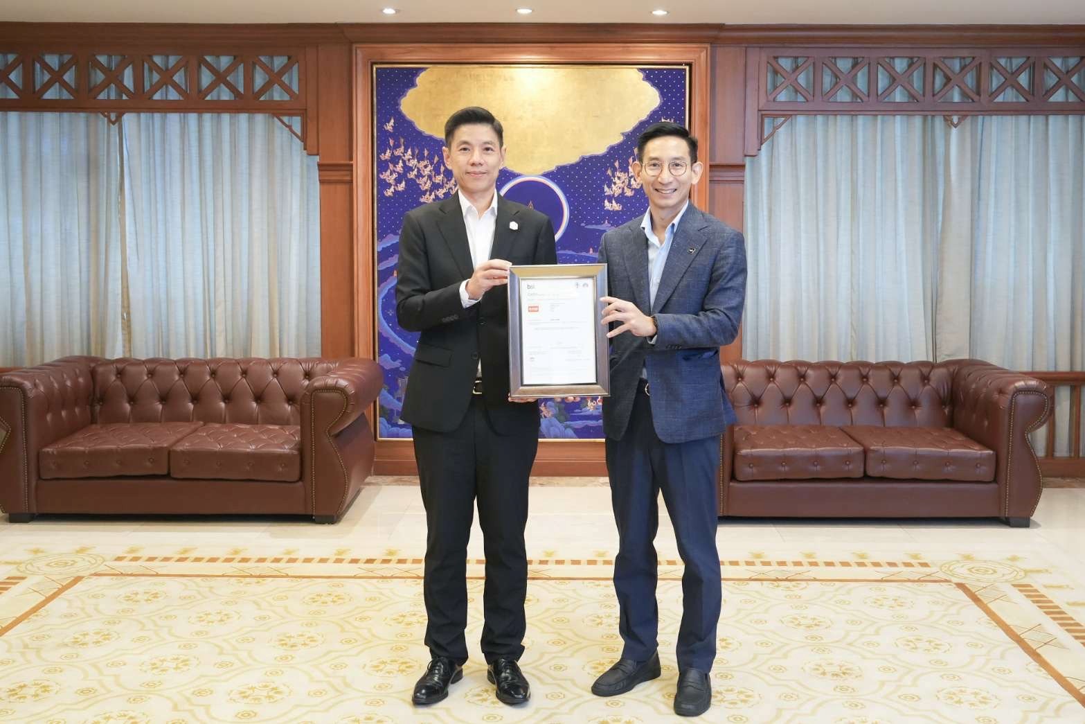บรรยากาศพิธีรับมอบประกาศนียบัตร ISO 22301:2019
