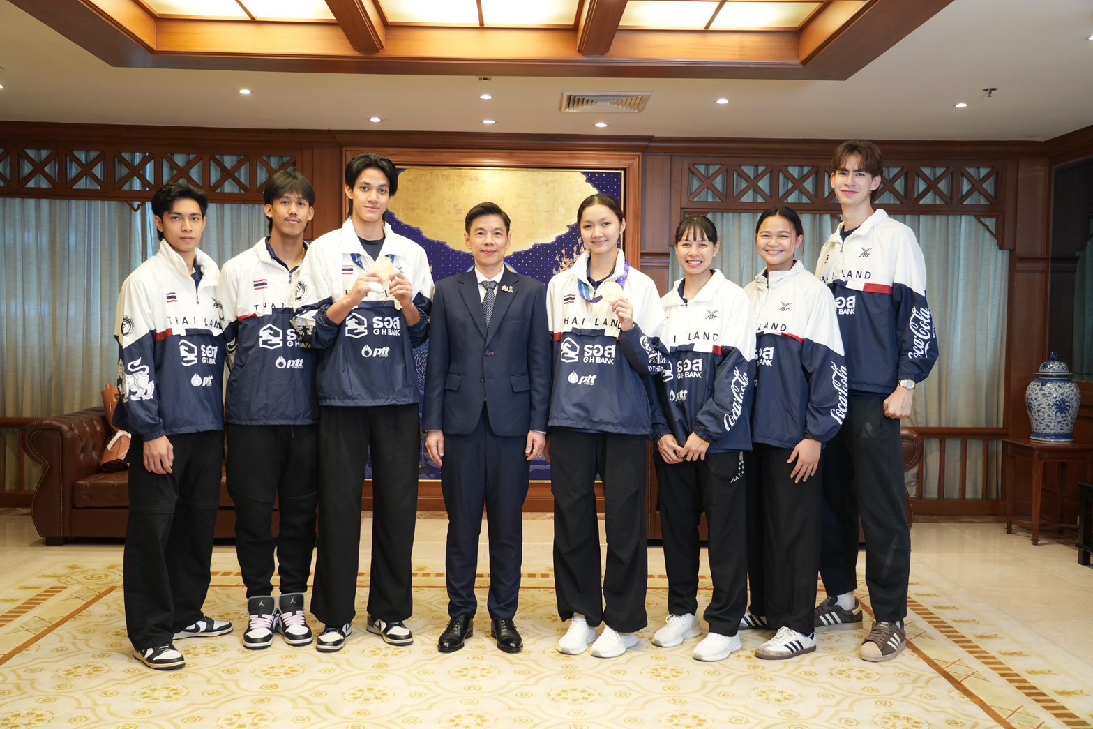 ผู้บริหาร ธอส. ร่วมแสดงความยินดีกับคณะนักกีฬาเทควันโดทีมชาติไทย