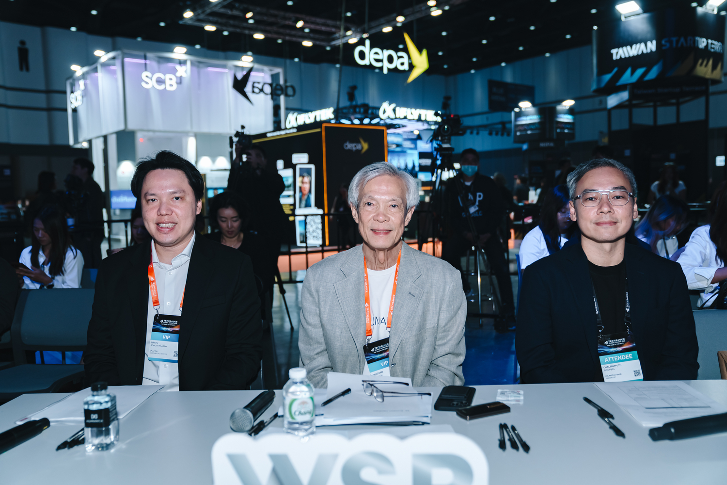 ทีมนักศึกษาแข่งขัน HR Tech & AI Track