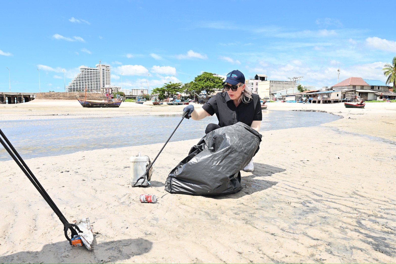 ภาพกิจกรรมเก็บขยะชายหาด ICC Green Legacy 9
