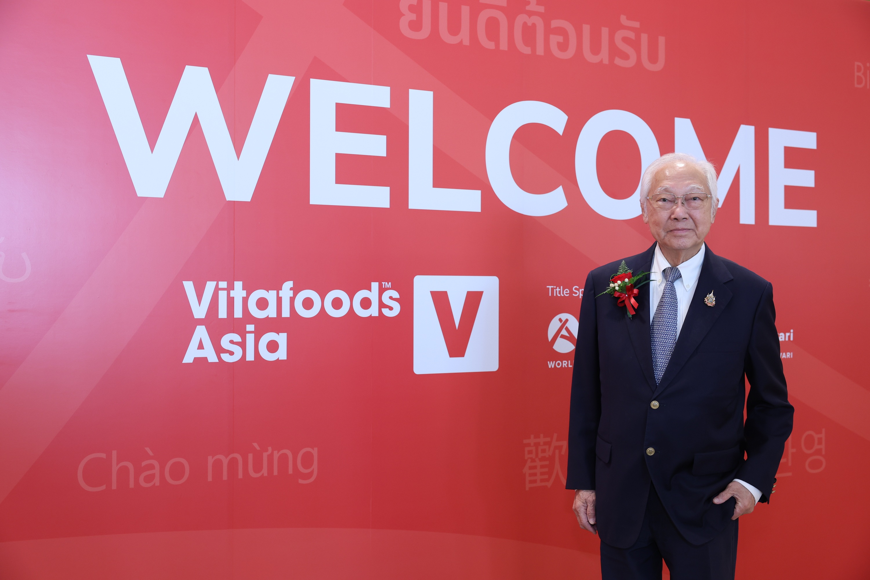 นายมนู เลียวไพโรจน์ ประธานบริษัท อินฟอร์มา มาร์เก็ตส์ ประเทศไทย