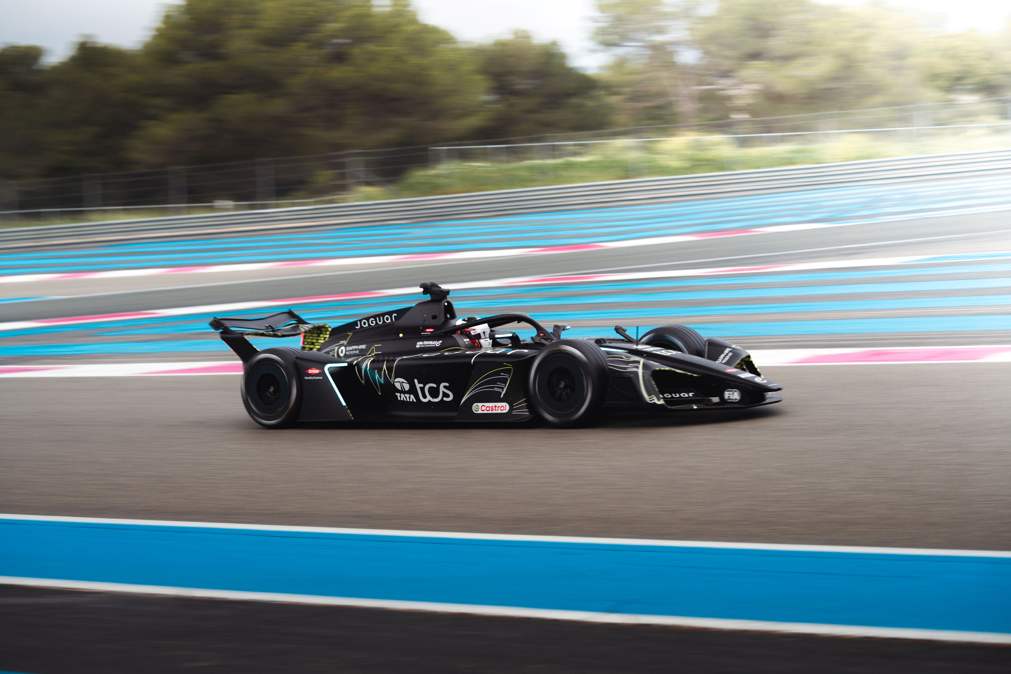 Jaguar TCS Racing ระหว่างการแข่งขัน ABB FIA Formula E